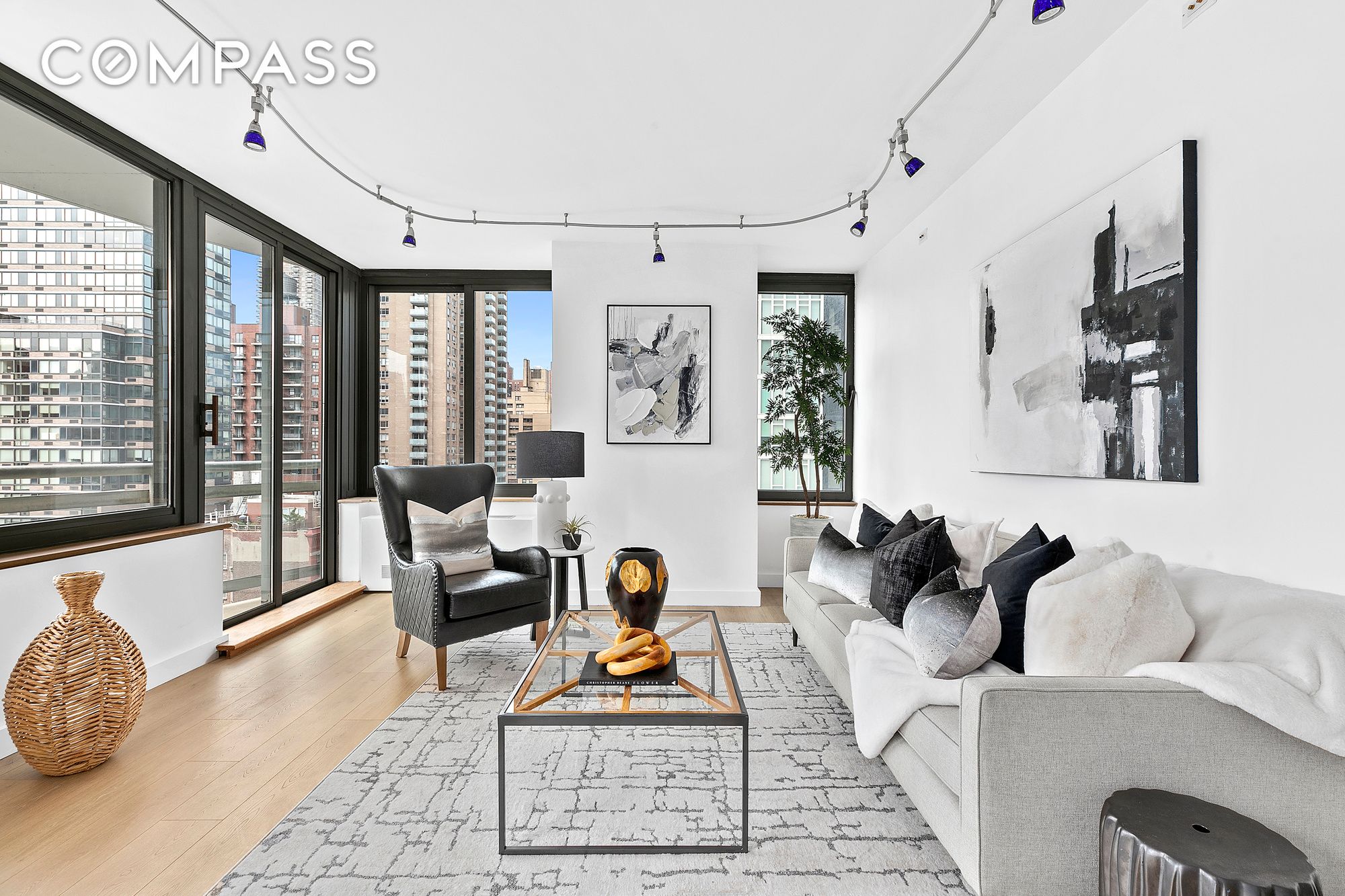 #1 photo, 300 E 85th Street, 曼哈顿 上东城 Upper East Side , NY 10028