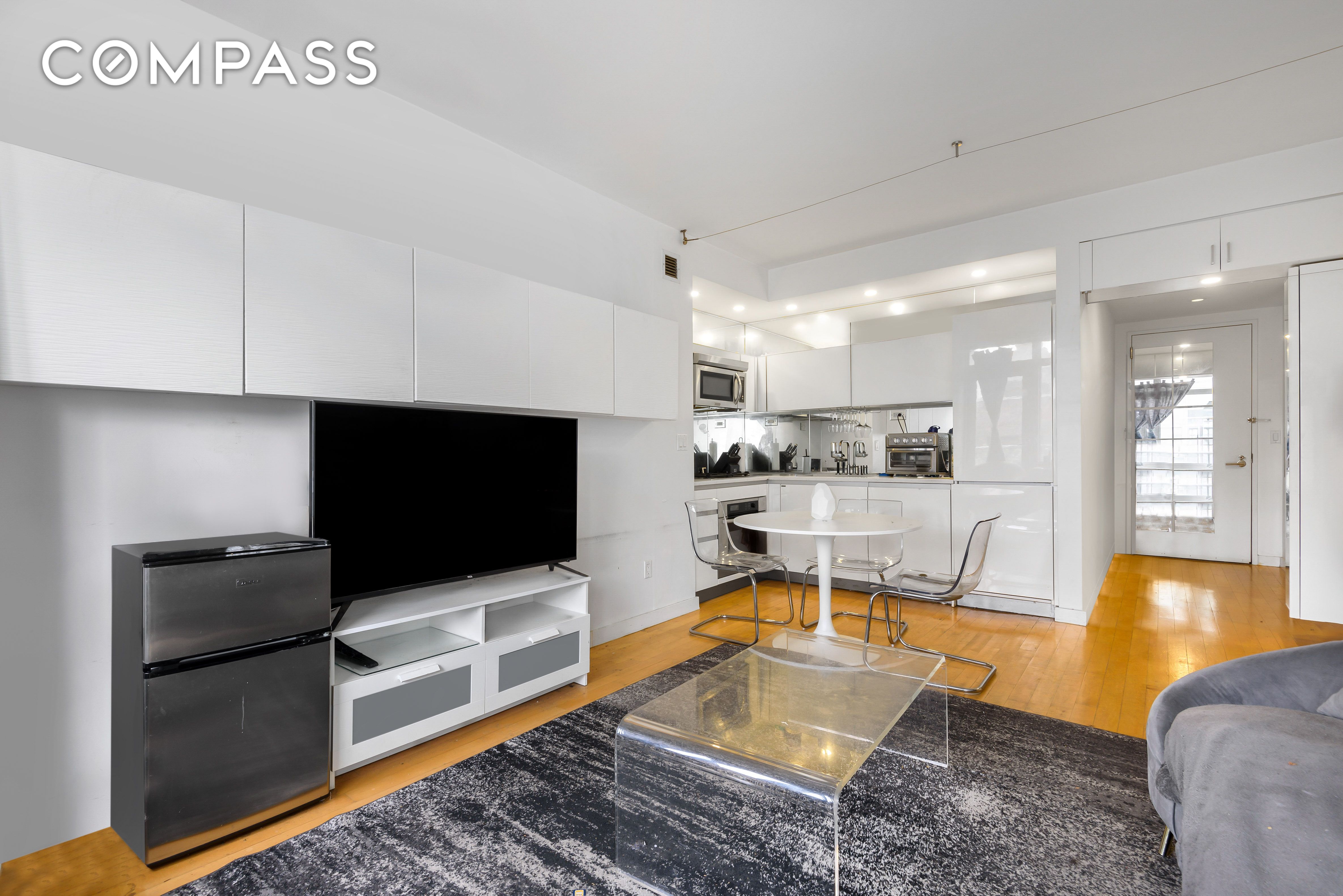 #1 photo, 425 East 13th Street, East Village , NY 10009