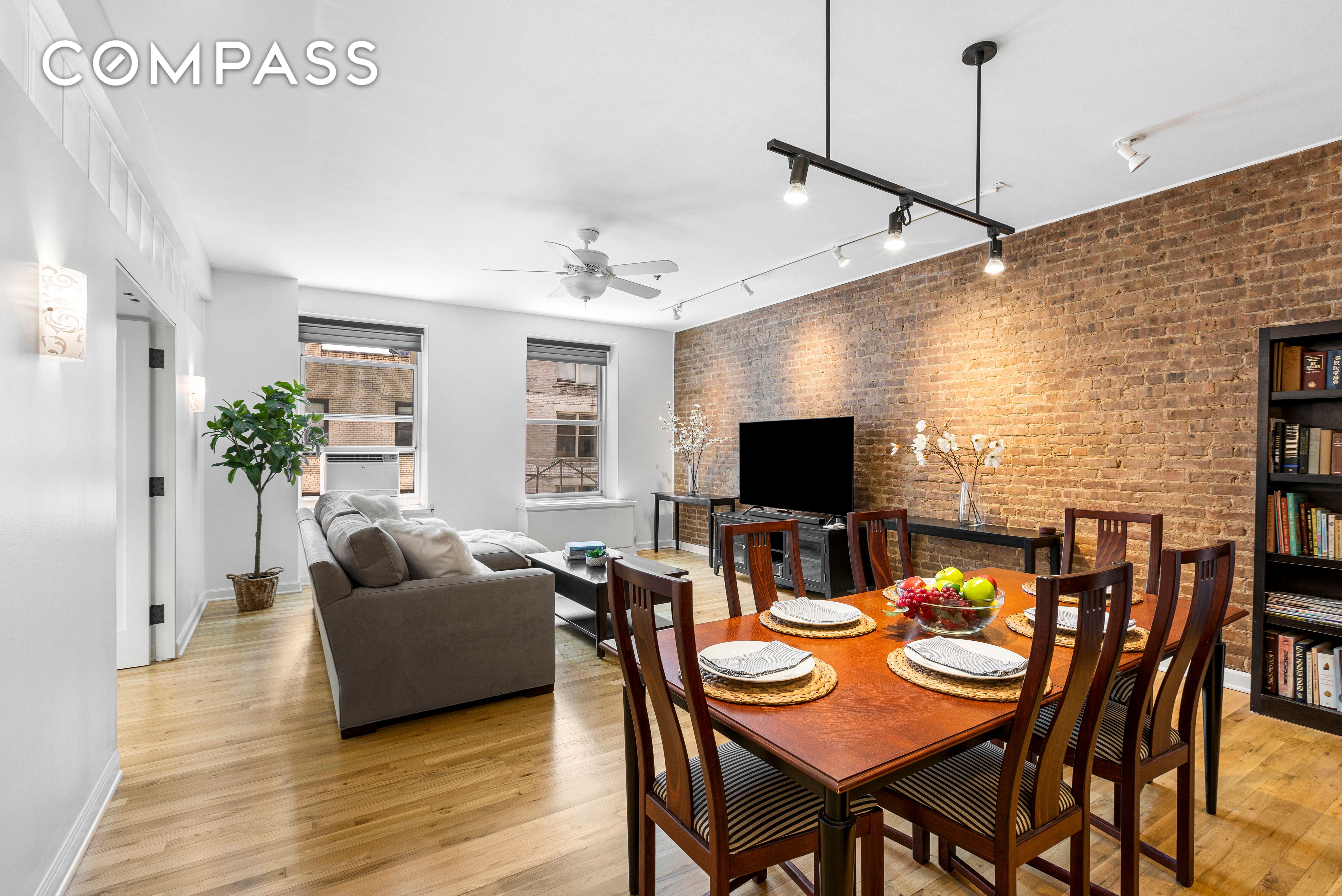 #1 photo, 60 Pineapple Street, Brooklyn Heights , NY 11201