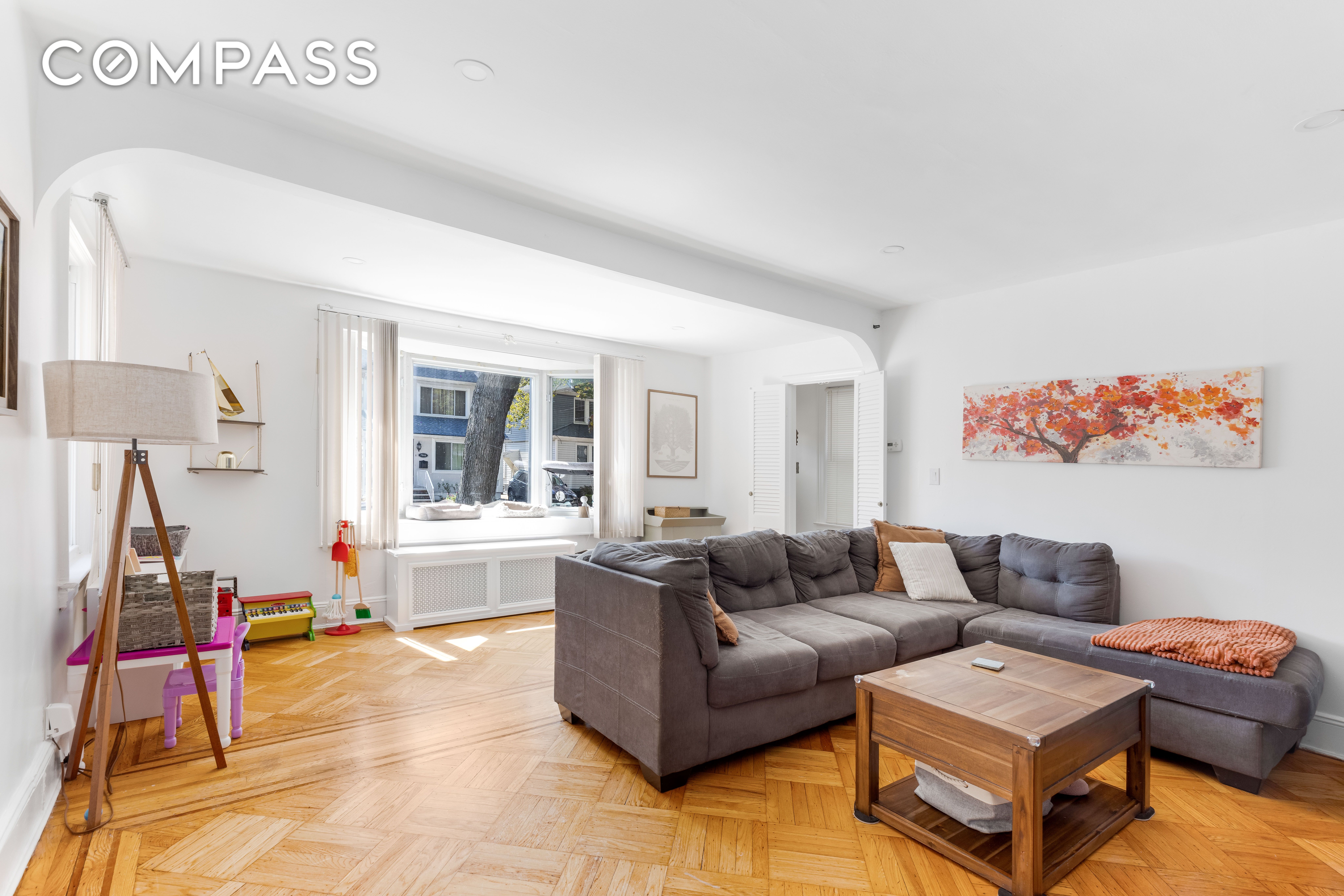 #1 photo, 70-17 Nansen Street, 皇后区 森林小丘 Forest Hills , NY 11375