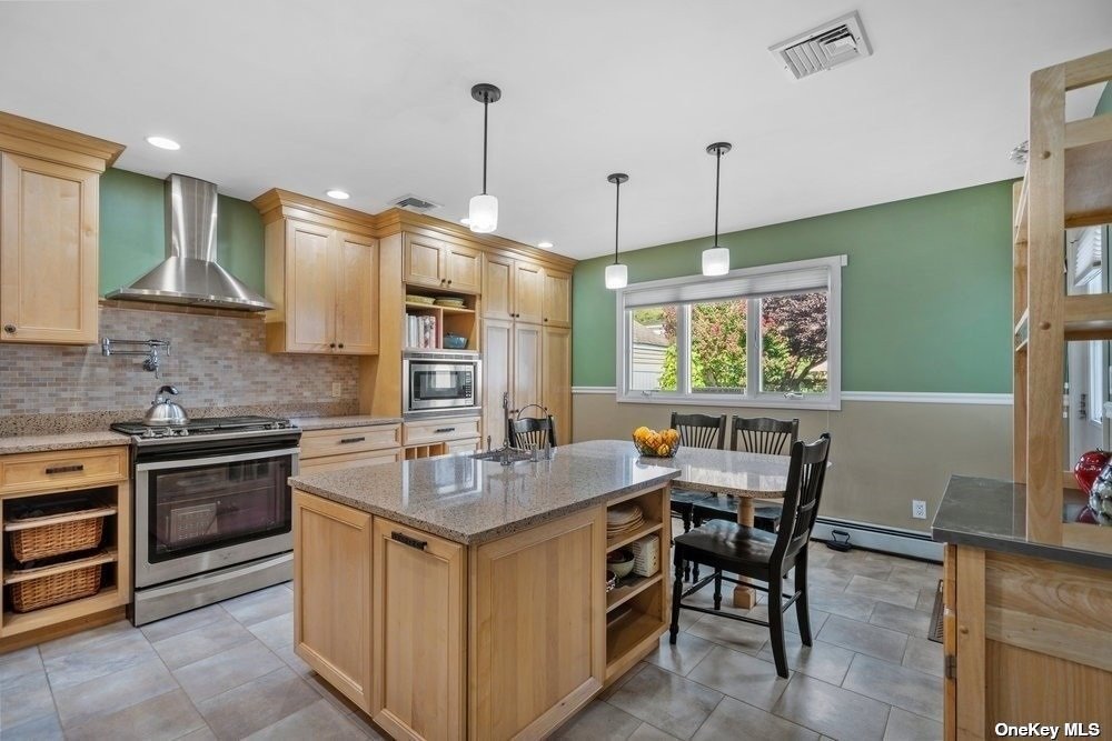 #1 photo, 2443 Mermaid Avenue, ناسو Wantagh , NY 11793