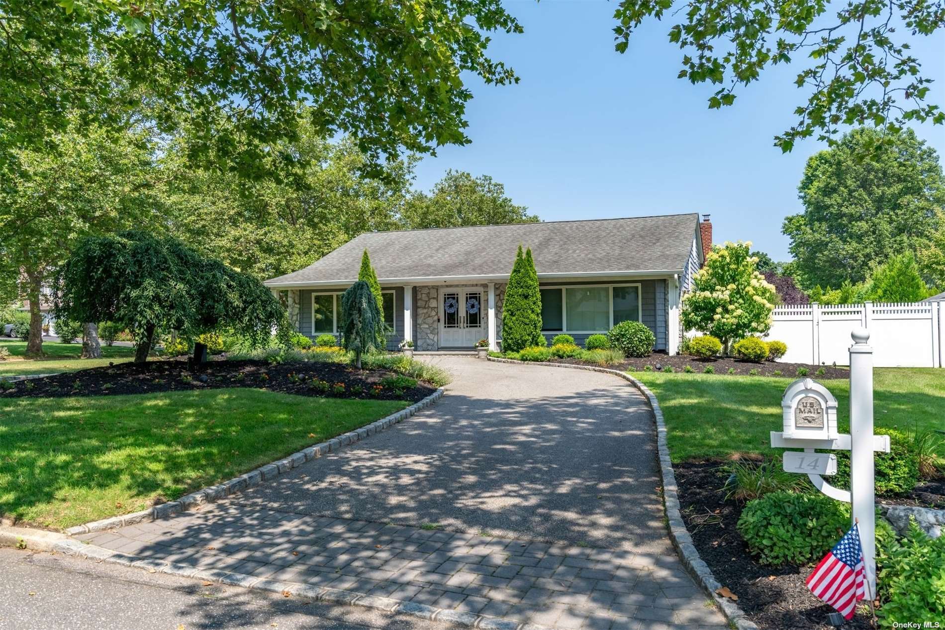 #1 photo, 14 Gerri Road, سوفولك East Northport , NY 11731