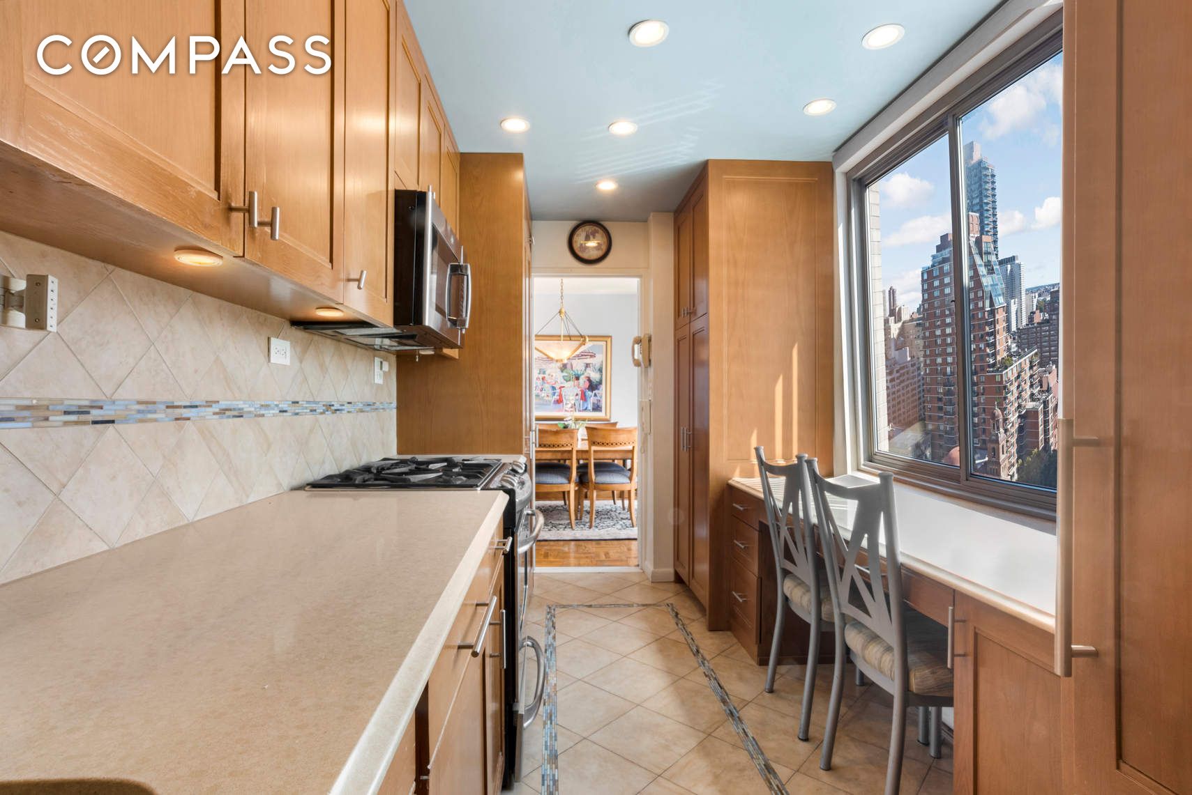 #1 photo, 300 E 74th Street, 曼哈顿 上东城 Lenox Hill , NY 10021