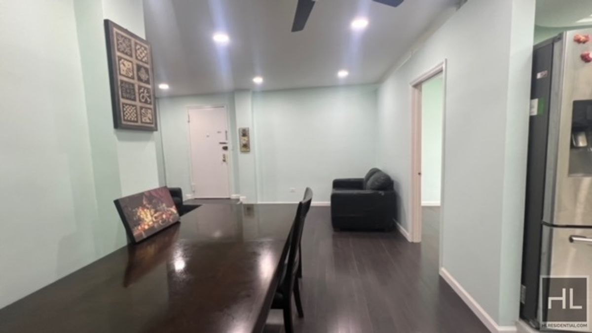 #4 photo, 390 Rugby Road, ブルックリン区 Ditmas Park , NY 11226