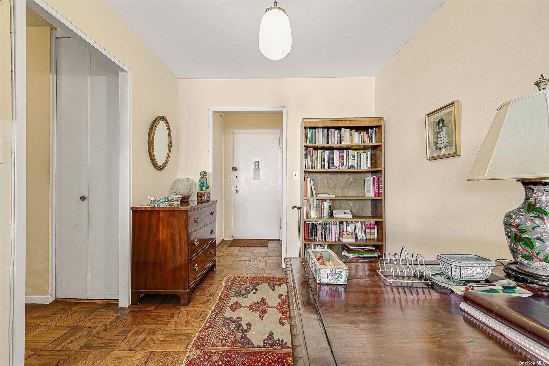 #1 photo, 70-25 Yellowstone Boulevard, 皇后区 森林小丘 Forest Hills , NY 11375