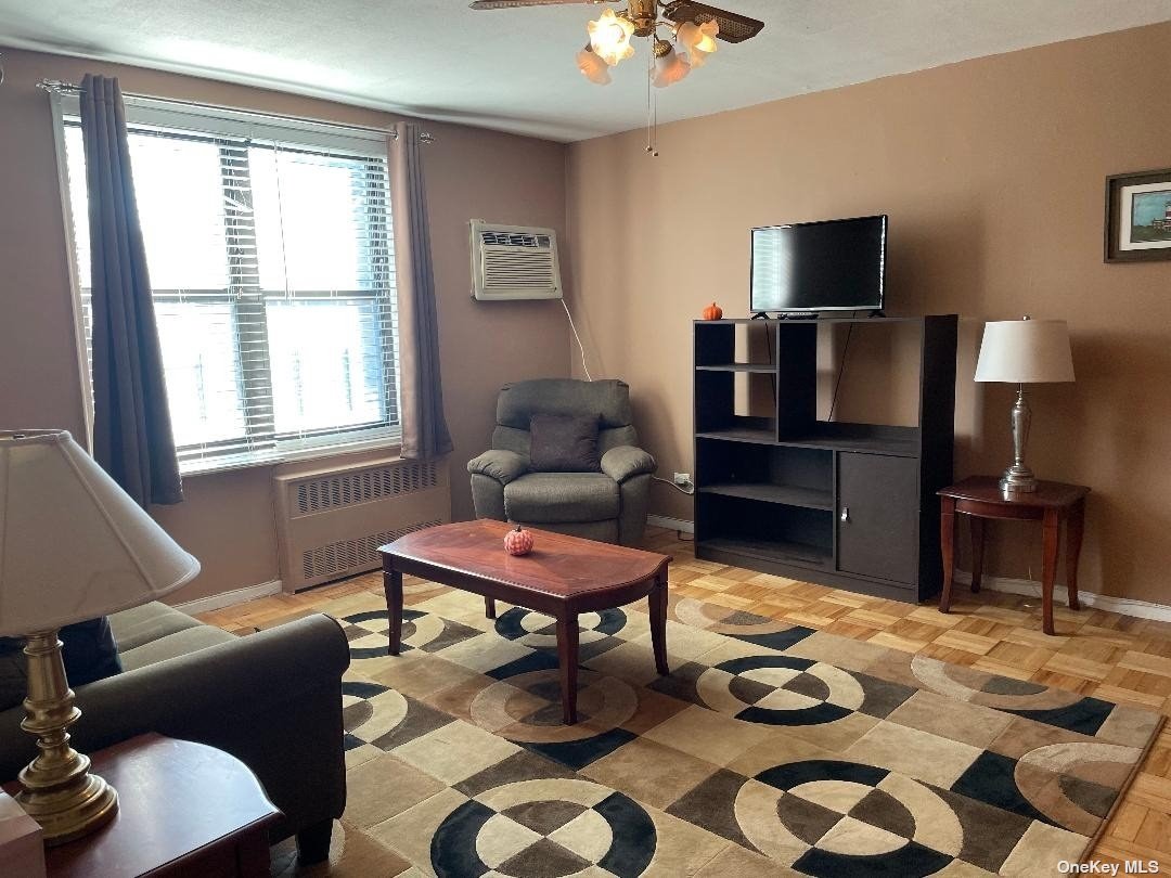 #1 photo, 209-10 41st Avenue, 皇后區 貝塞 Bayside , NY 11361