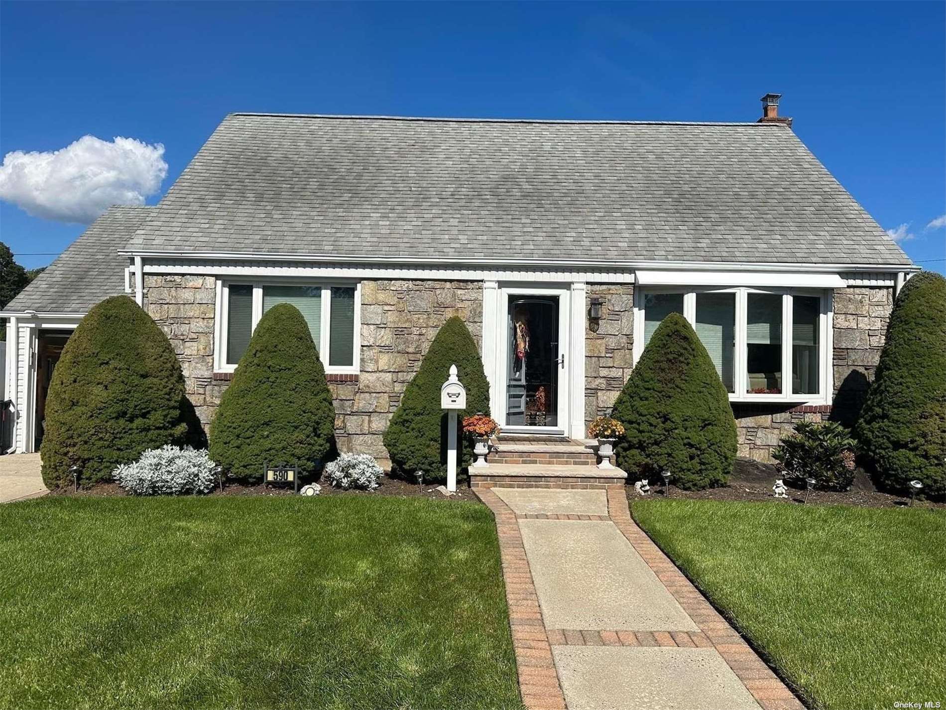 #1 photo, 590 Knollwood Drive, 长岛 West Hempstead , NY 11552