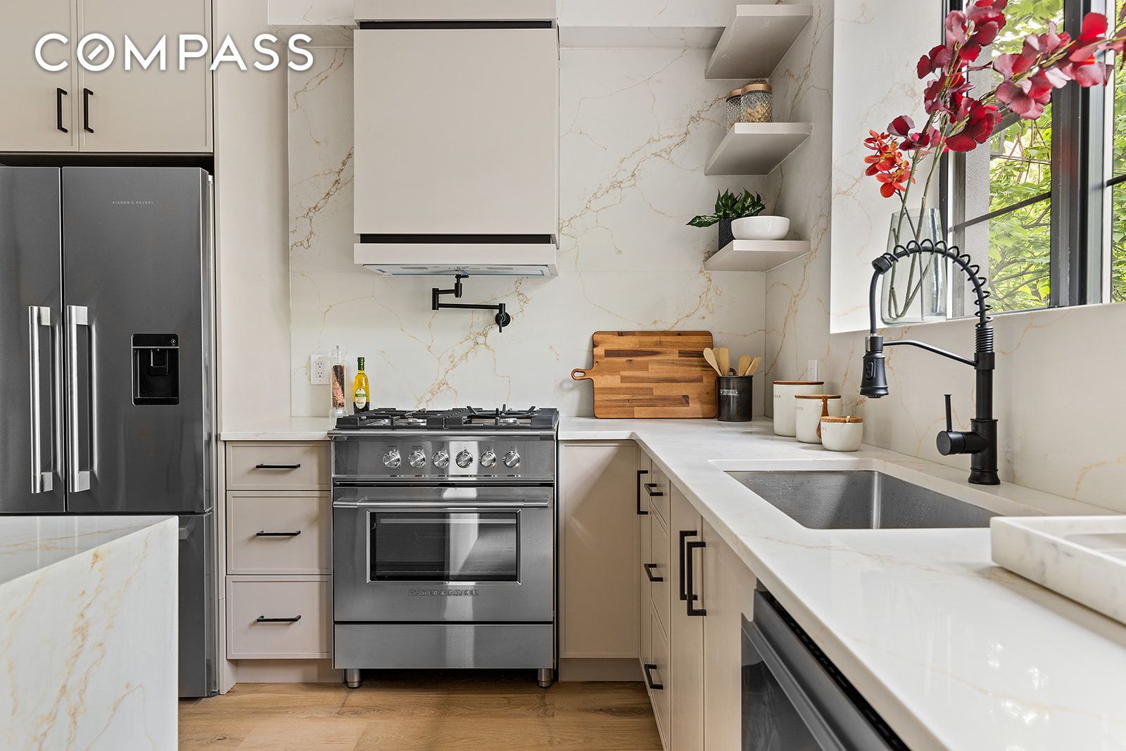 #1 photo, 703 Monroe Street, 布鲁克林 Bedford-Stuyvesant , NY 11221