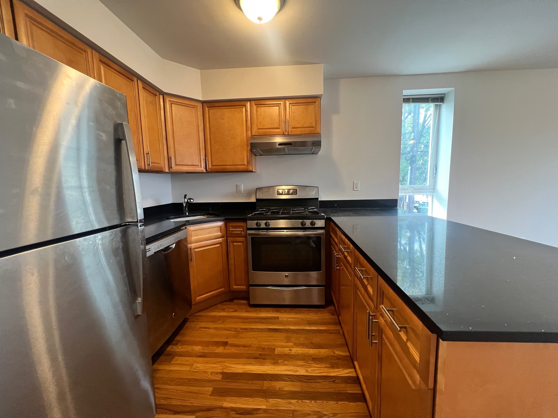 #1 photo, 73-02 Ditmars Boulevard, 皇后区 阿士多利亚 Astoria , NY 11370