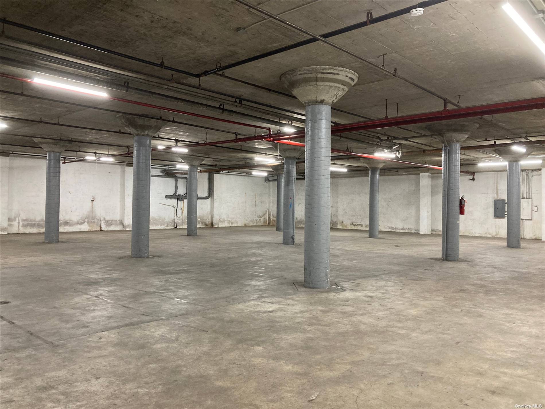 #1 photo, 58-51 52nd Avenue, 法拉盛 Flushing , NY 11377