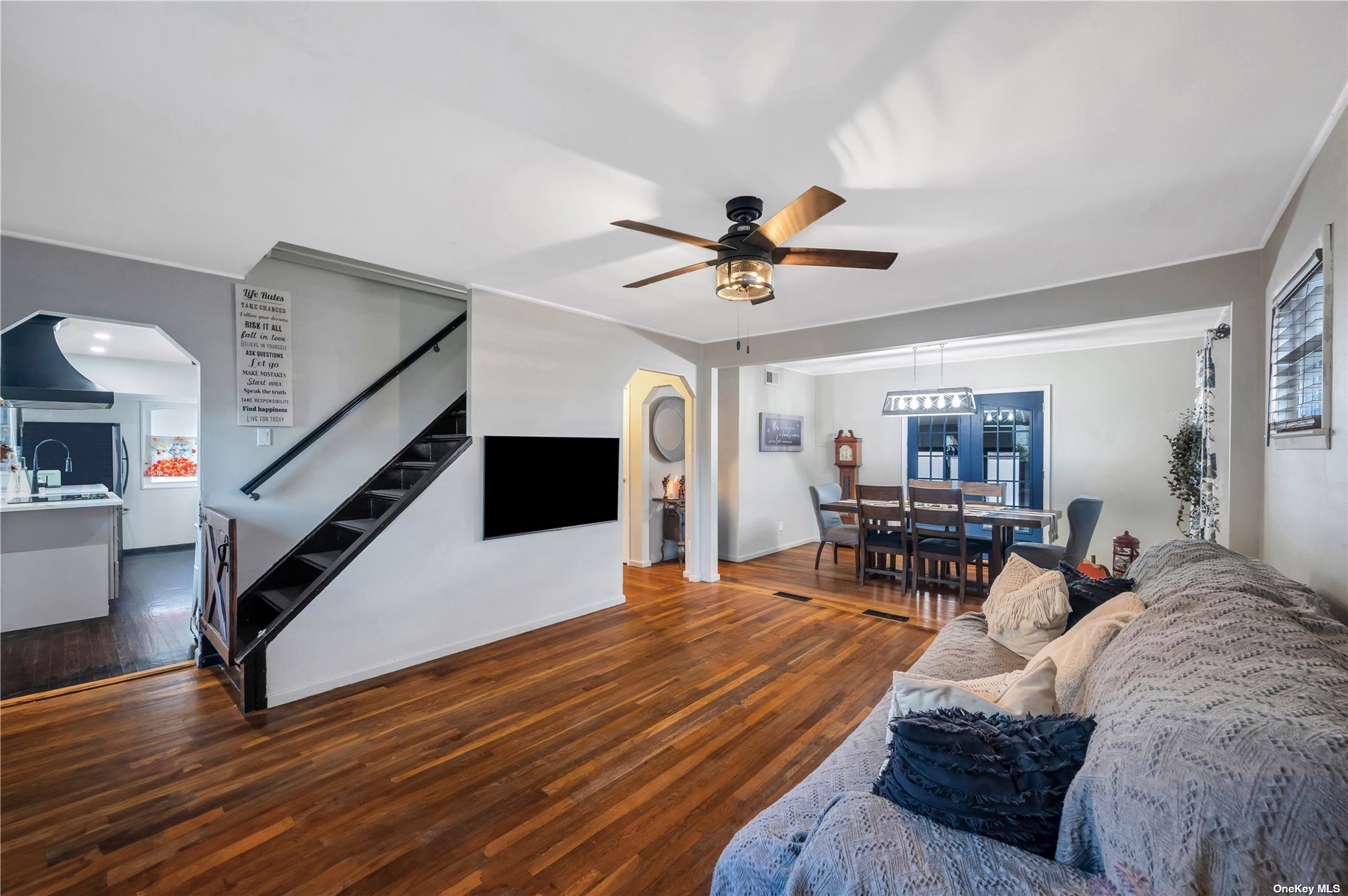 #1 photo, 124 Judith Lane, 长岛 Valley Stream , NY 11580