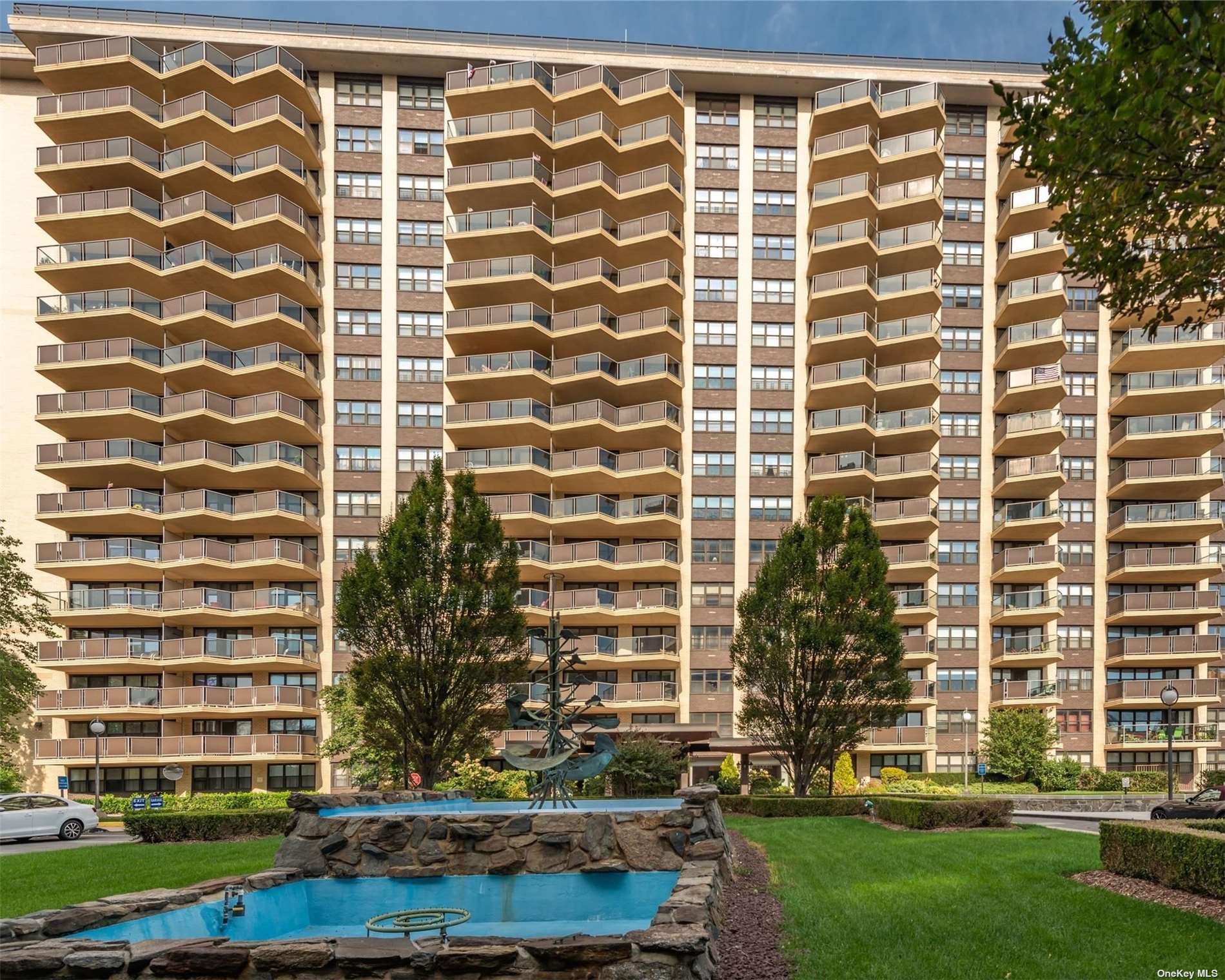 #1 photo, 18-05 215 Street, 皇后區 貝塞 Bayside , NY 11360