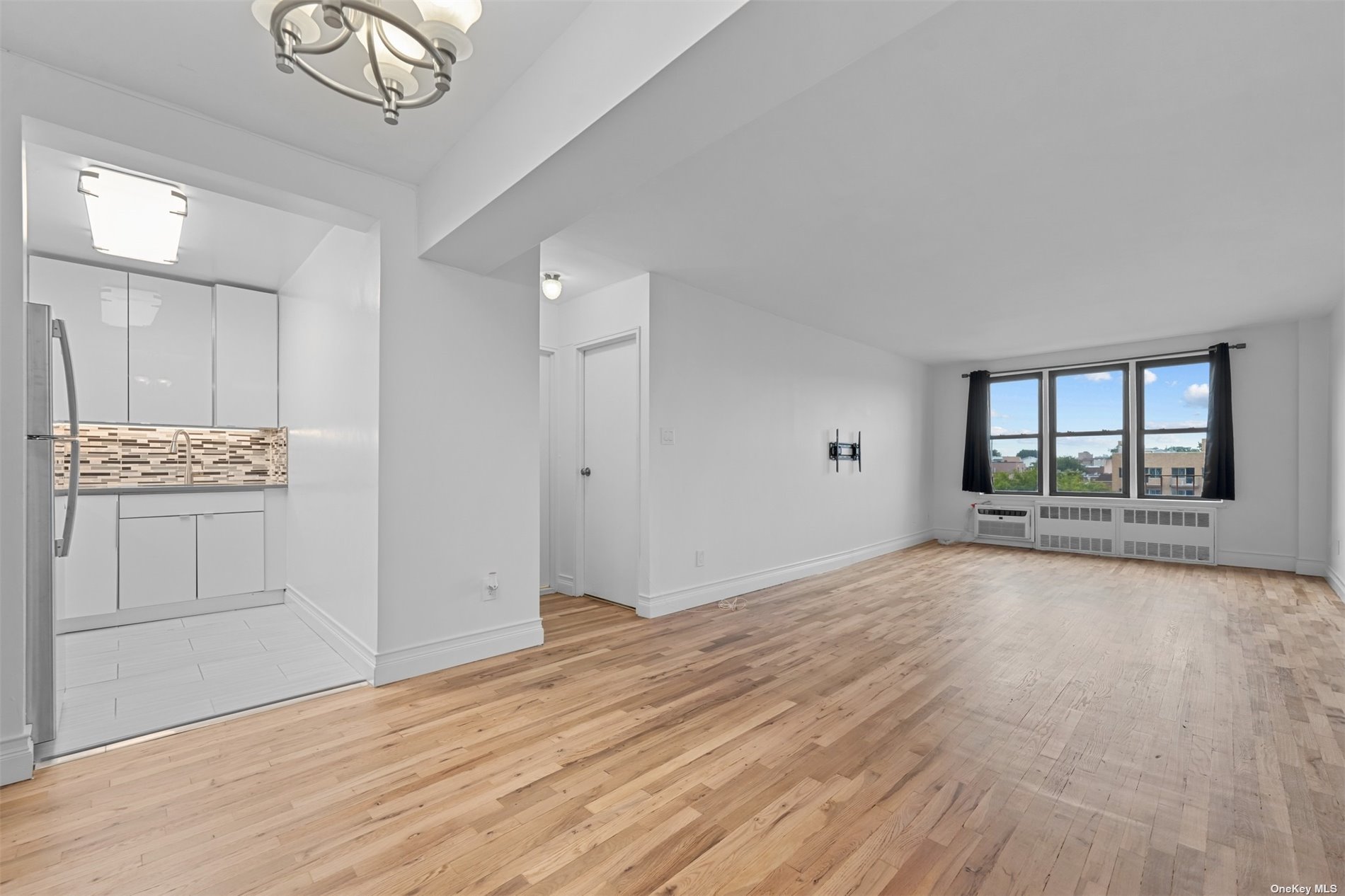 #1 photo, 5803 Calloway Street, 皇后区 森林小丘 Corona , NY 11368