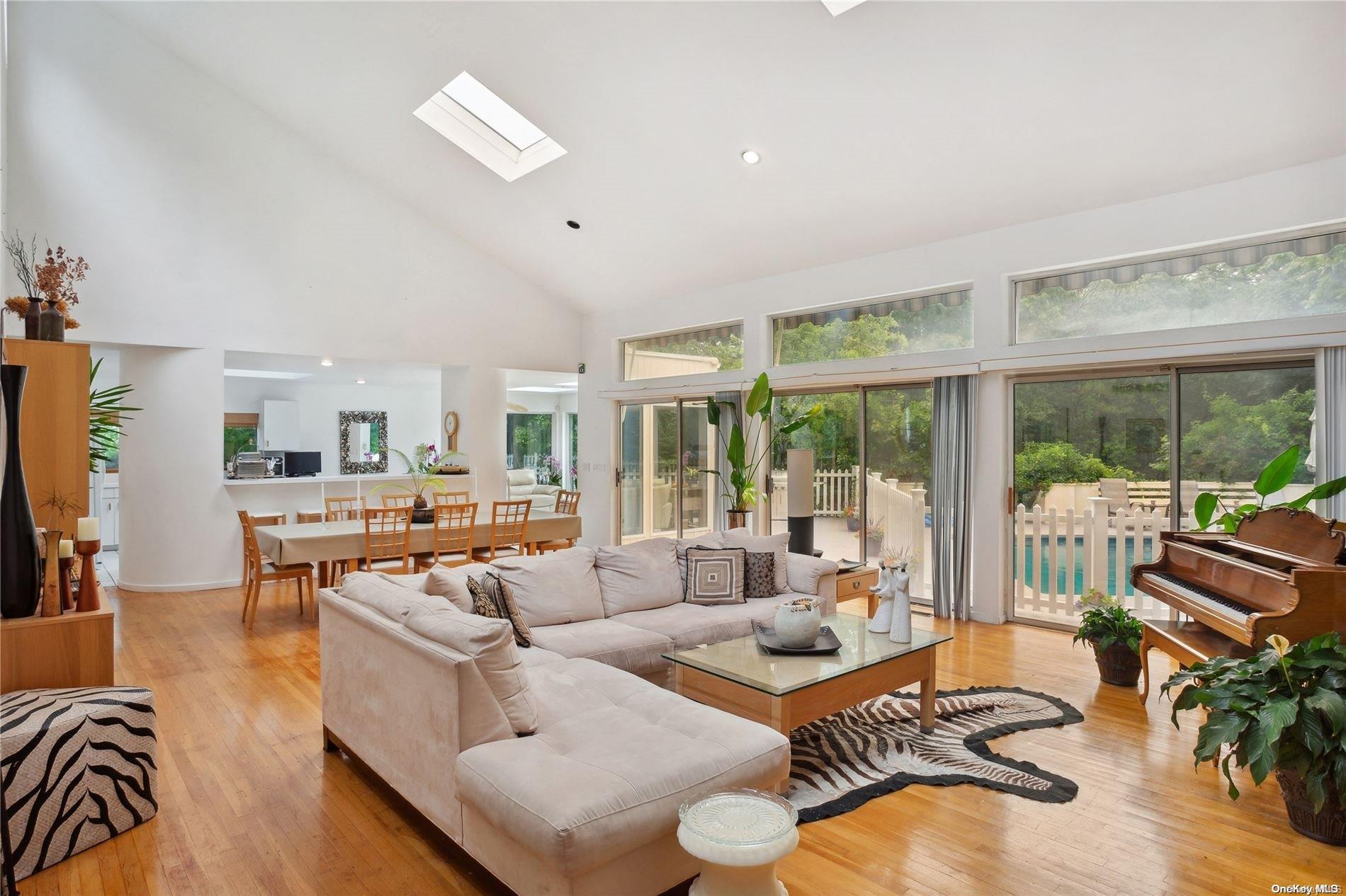 #1 photo, 18 Midhampton Avenue, 東長島 汉普顿 Quogue , NY 11959