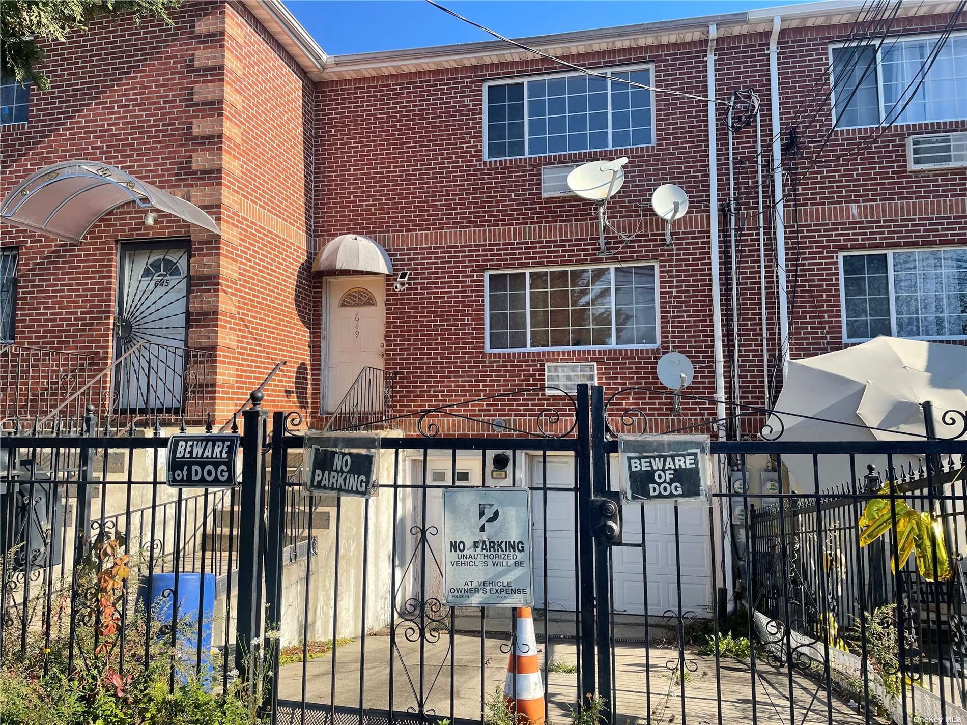 #1 photo, 649 E 102nd Street, 브루클린 Brooklyn , NY 11236