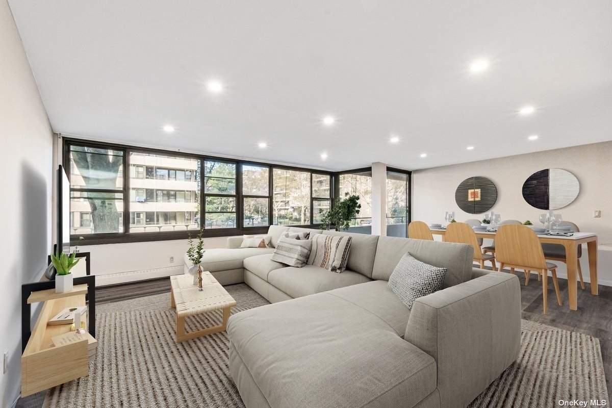 #1 photo, 7-04 166th Street, 皇后区 Beechhurst , NY 11357