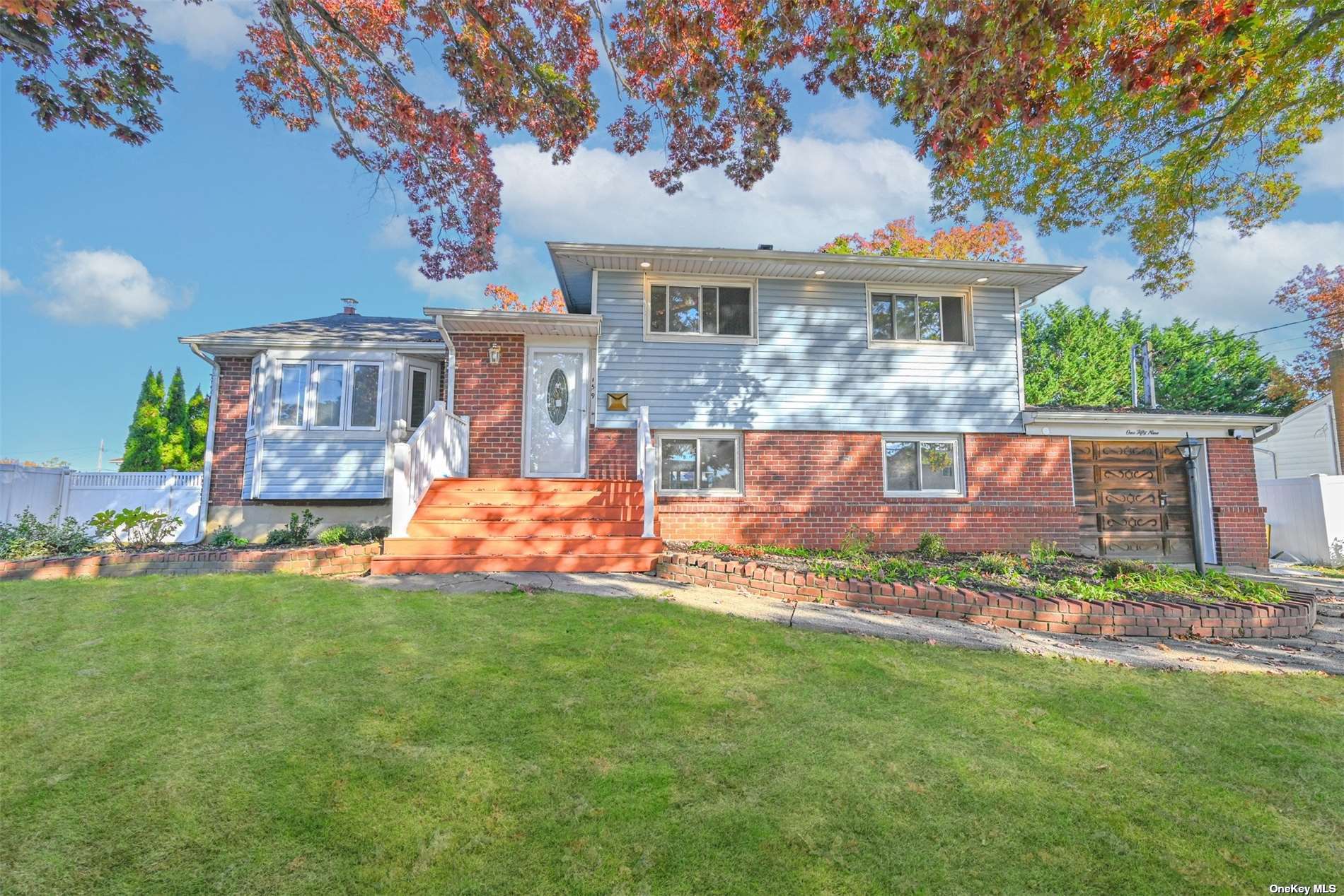 #1 photo, 159 W 5th Street, 东长岛 鹿园 Deer Park , NY 11729