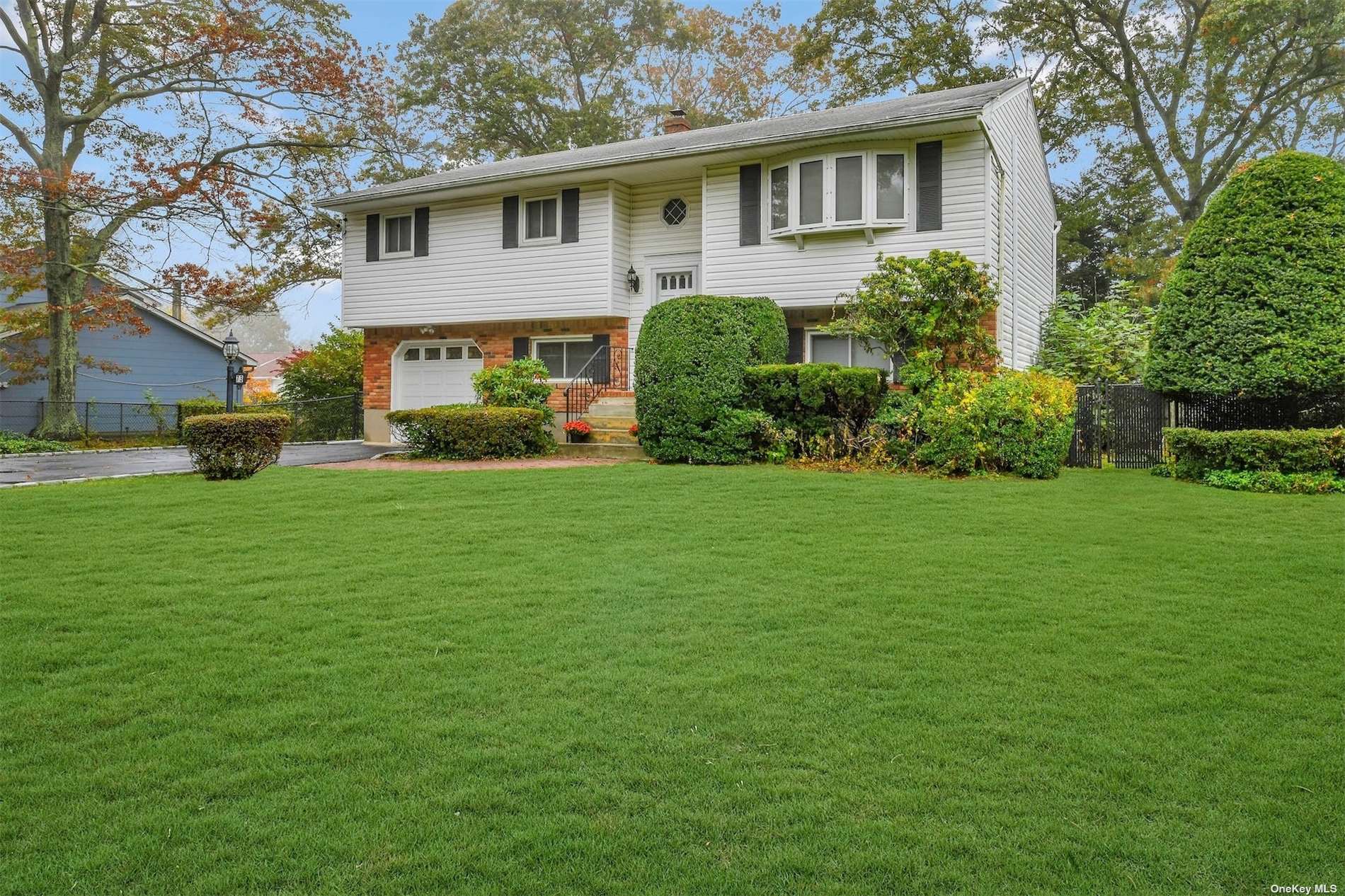 #1 photo, 73 Brookhaven Drive, 东长岛 Rocky Point , NY 11778