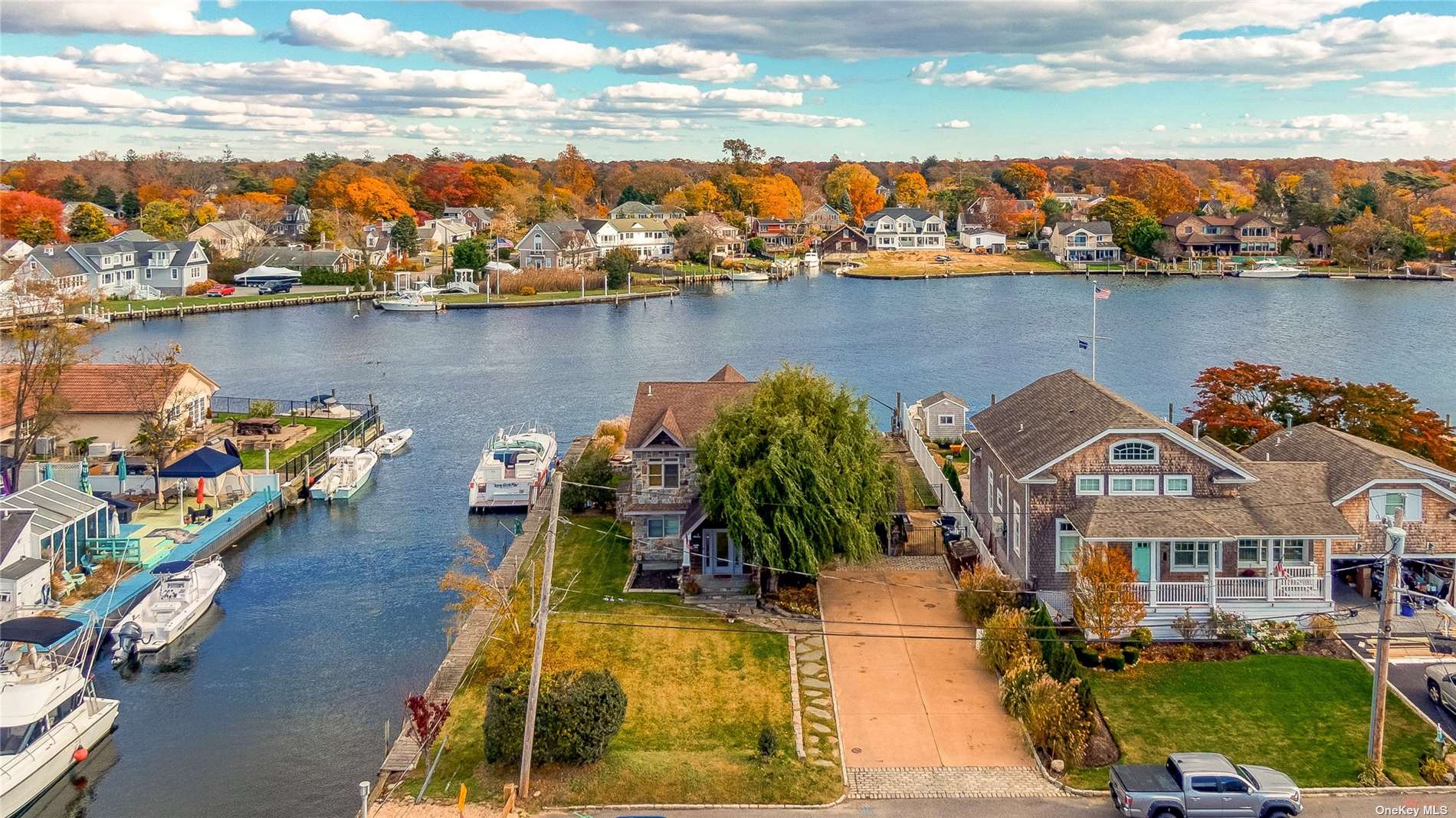 #1 photo, 12 Inlet View, 东长岛 海湾 Bay Shore , NY 11706