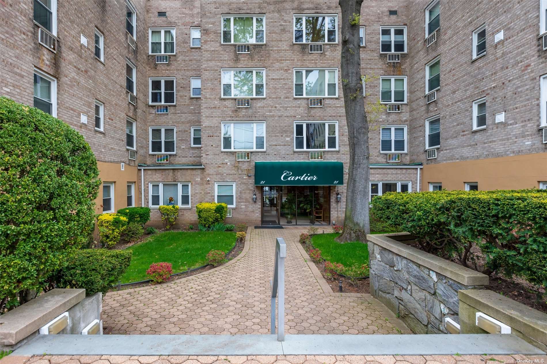 #1 photo, 21 Bond Street, 长岛 大颈 Great Neck , NY 11021