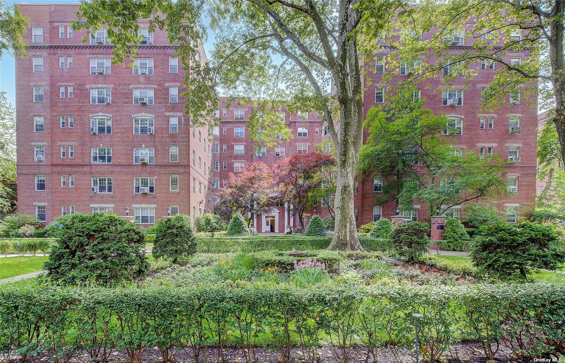 #1 photo, 77-14 113th Street, 皇后区 森林小丘 Forest Hills , NY 11375