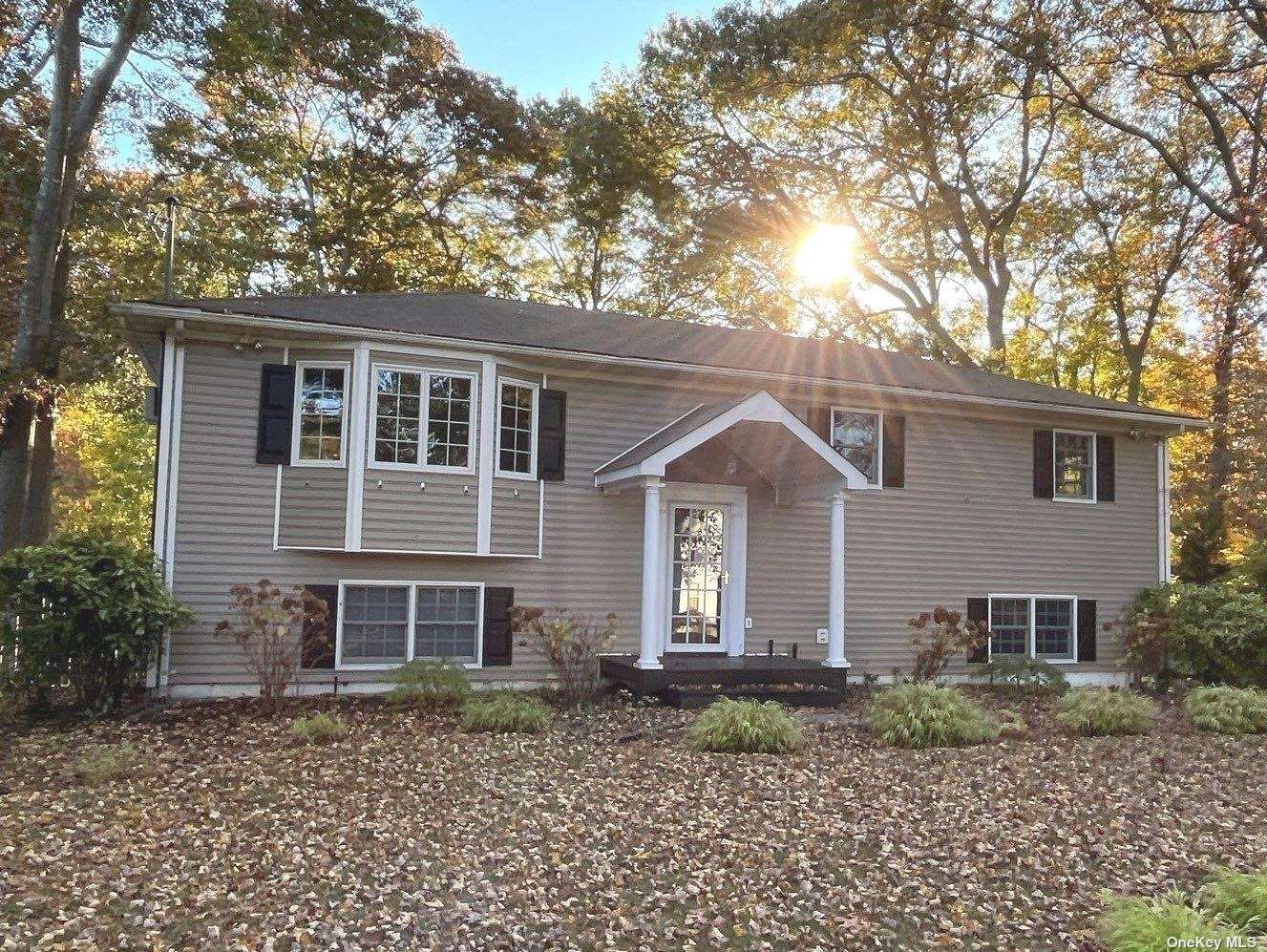 #1 photo, 26 Oakwood Avenue, 东长岛 Miller Place , NY 11764