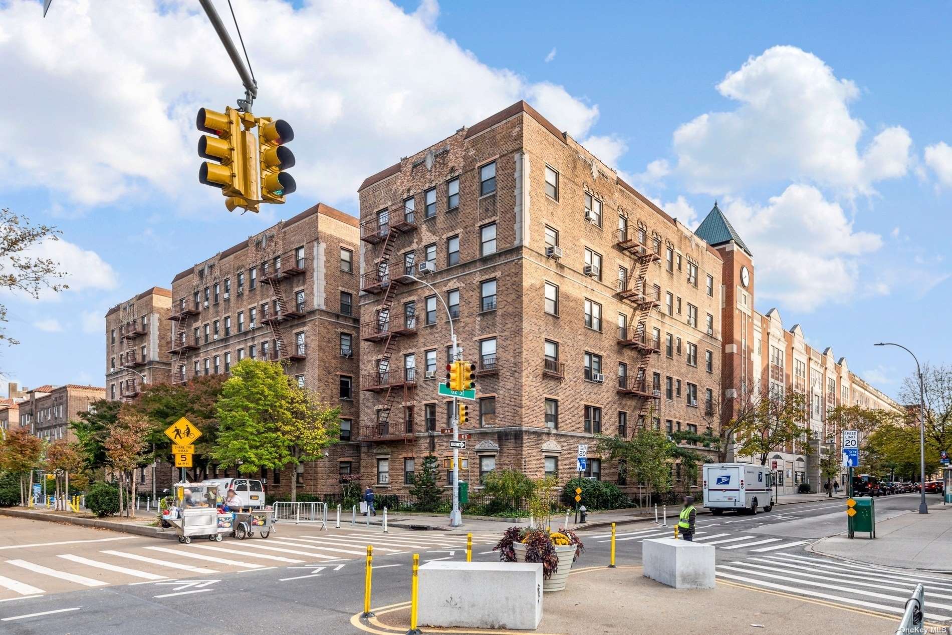 #1 photo, 82-06 34 Avenue, 皇后区 杰克逊高地 Jackson Heights , NY 11372