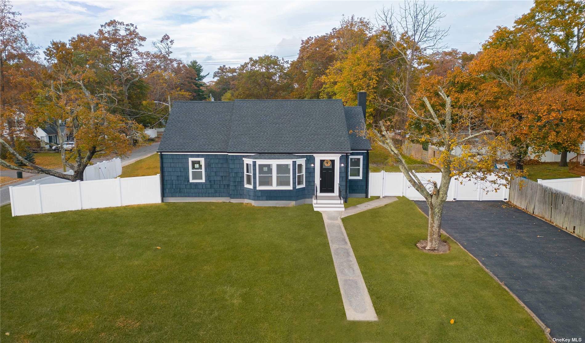 #1 photo, 1 Roosevelt Street, 东长岛 Rocky Point , NY 11778