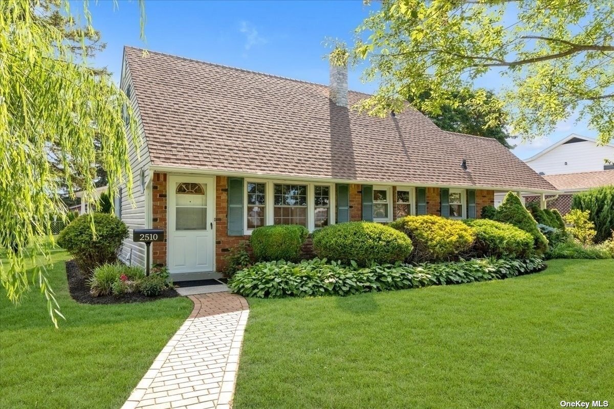 #1 photo, 2510 2nd Street, 长岛 East Meadow , NY 11554