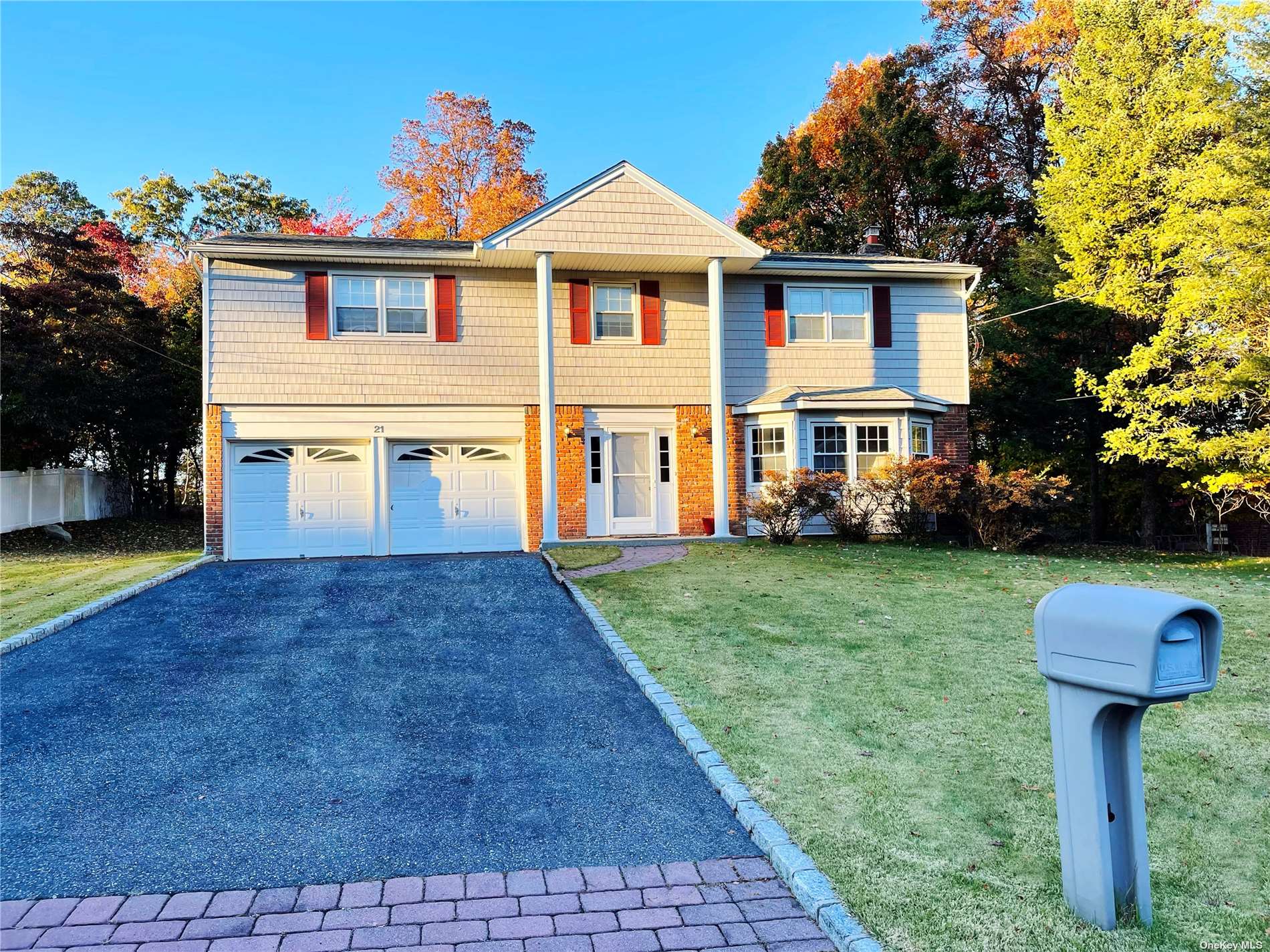 #1 photo, 21 Campus Drive, 东长岛 East Setauket , NY 11733