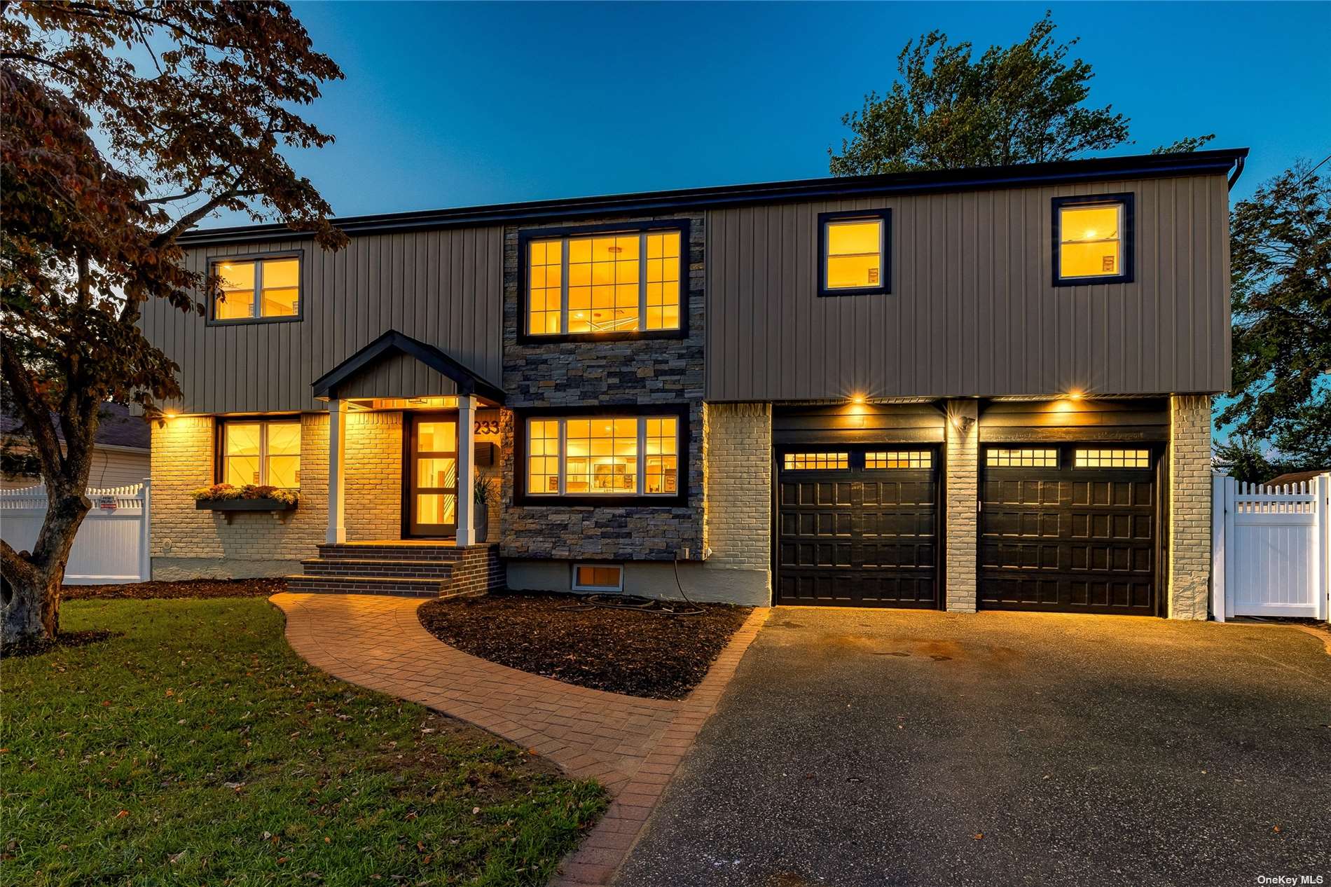 #1 photo, 233 N Cedar Street, 長島 Massapequa , NY 11758