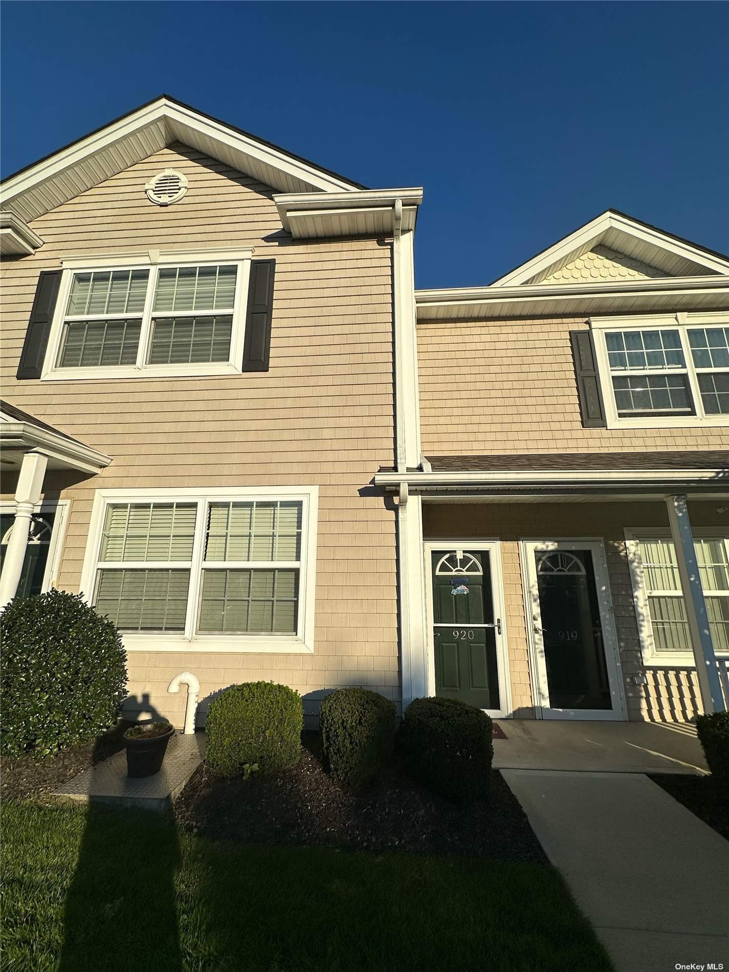 #1 photo, 920 Willow Lane, 长岛 Valley Stream , NY 11580