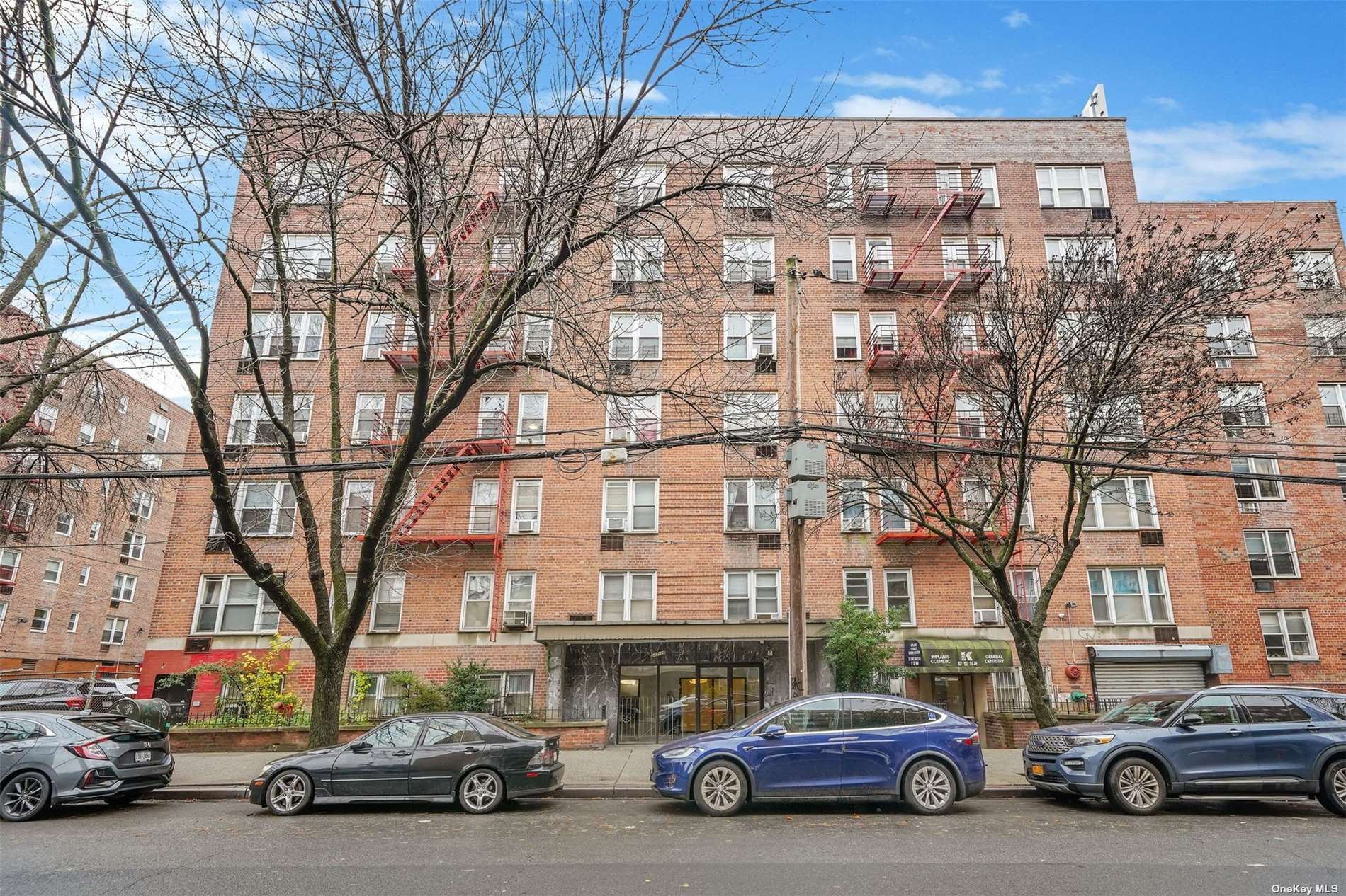 #1 photo, 142-20 41st Avenue, 法拉盛 Flushing , NY 11355