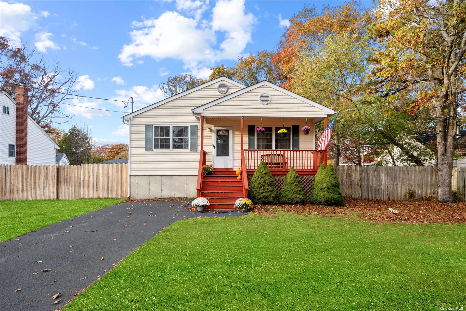 #1 photo, 45 Palmetto Drive, 东长岛 Shirley , NY 11967