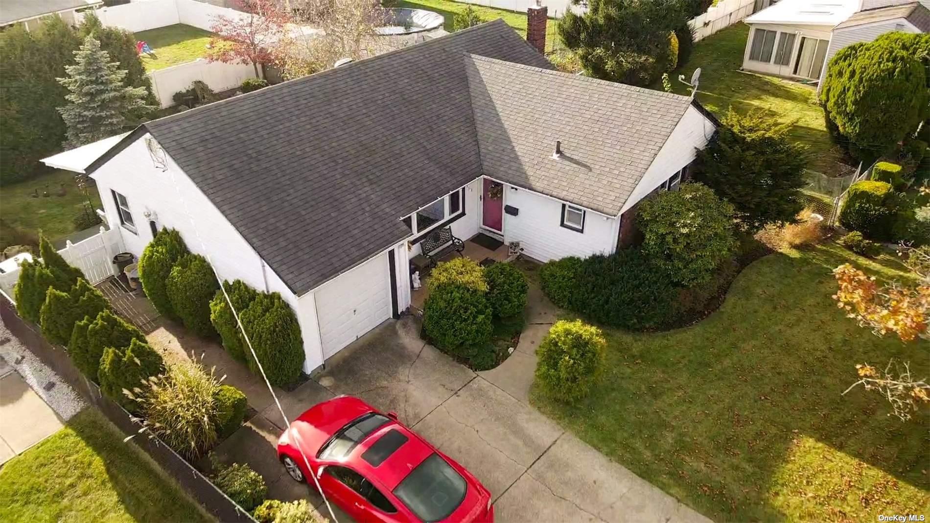 #1 photo, 354 Concord Avenue, 长岛 East Meadow , NY 11554