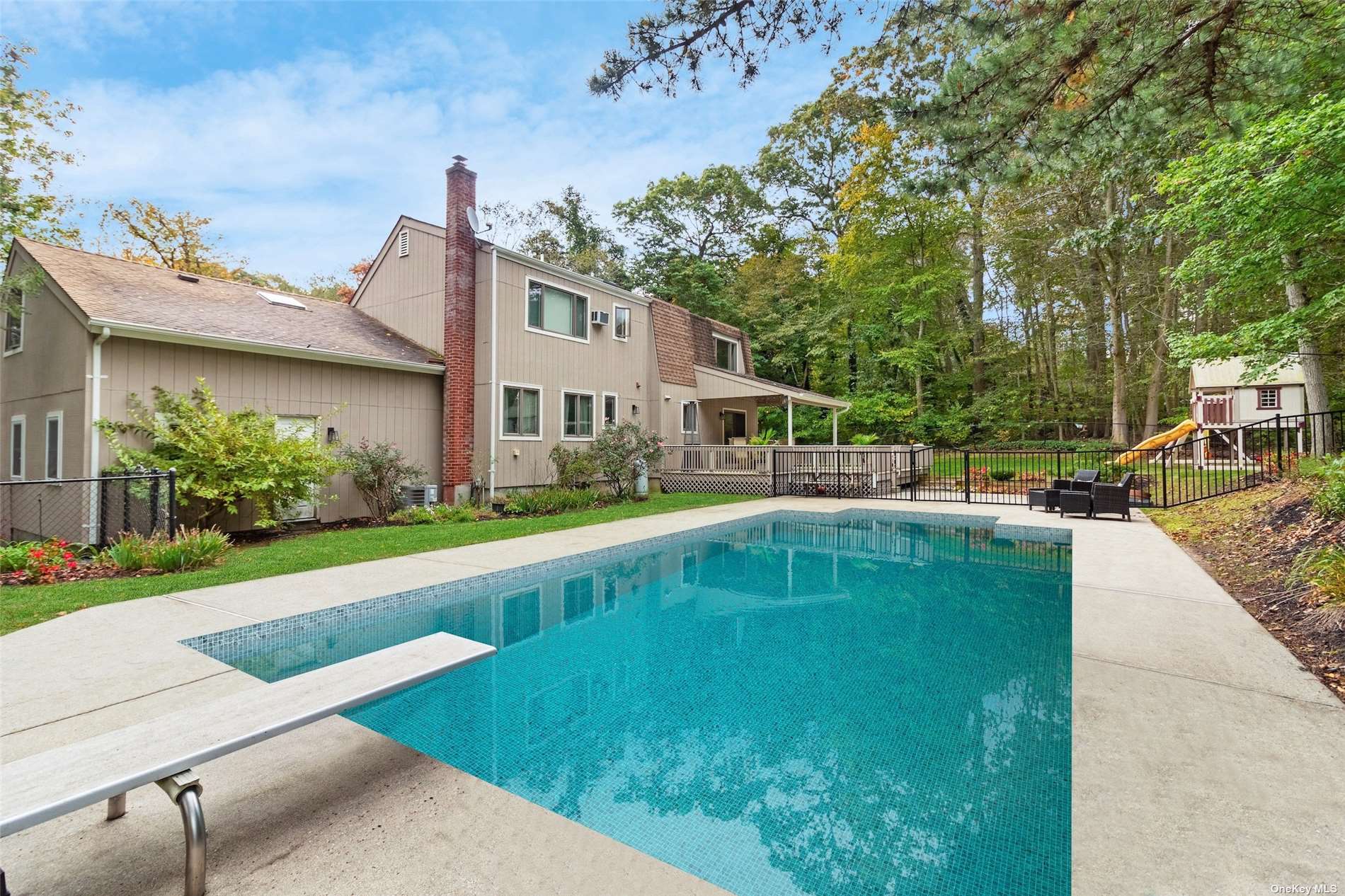 #1 photo, 2633 Roanoke Avenue, 東長島 Riverhead , NY 11901