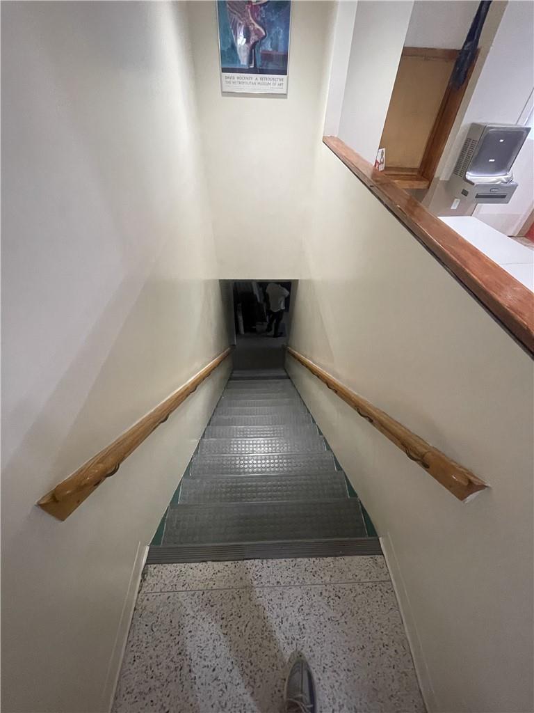 #3 photo, 1055 E Tremont Avenue, ブロンクス区 Bronx , NY 10460