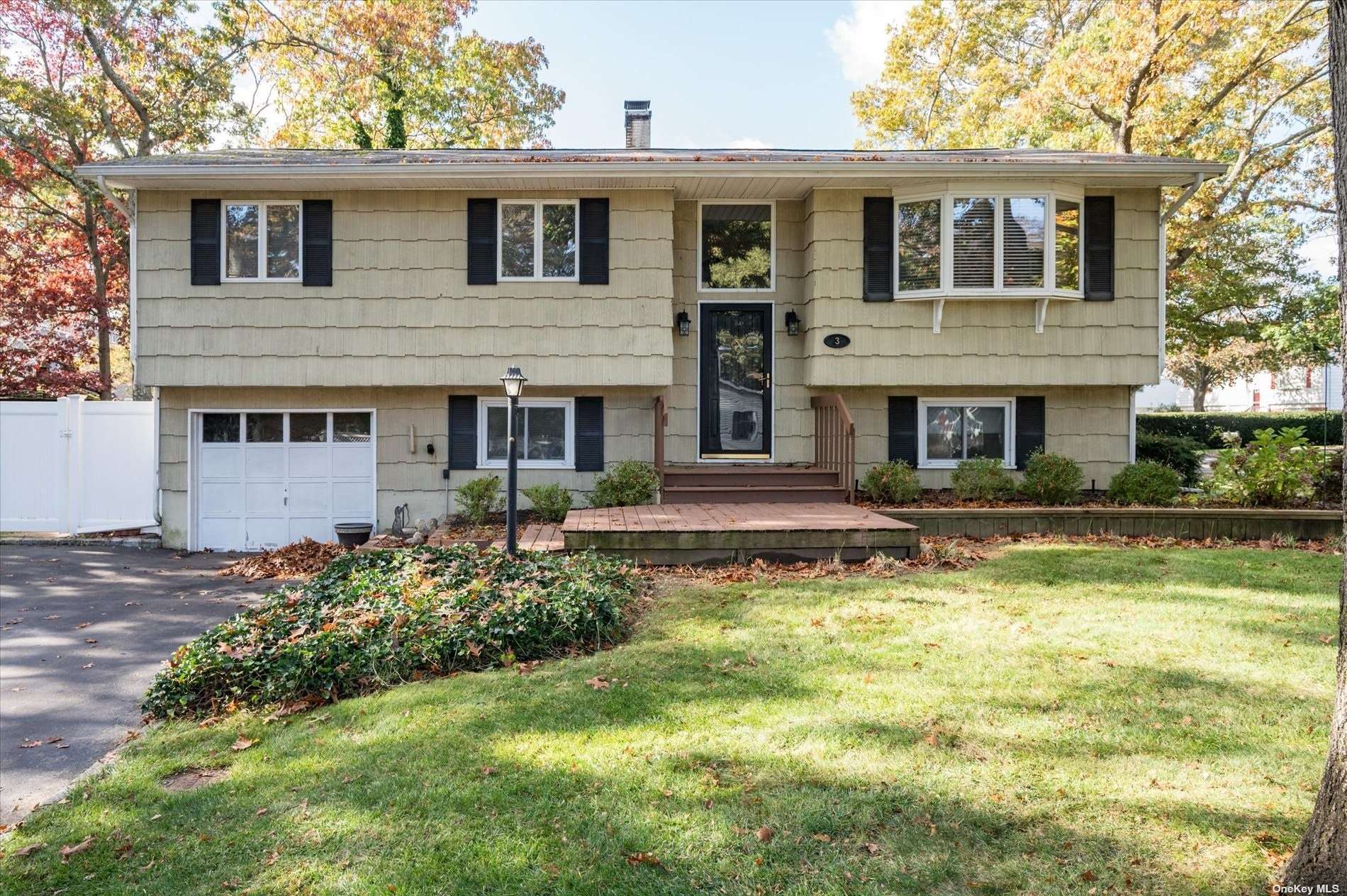 #1 photo, 3 Livingston Street, 东长岛 圣占士 Saint James , NY 11780