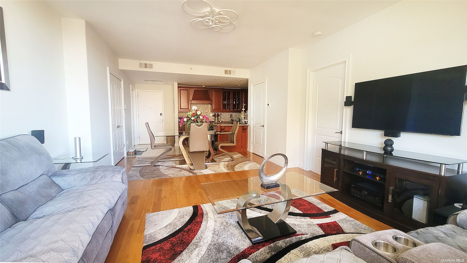 #1 photo, 63-36 99th Street, 皇后區 雷哥公園 Rego Park , NY 11374