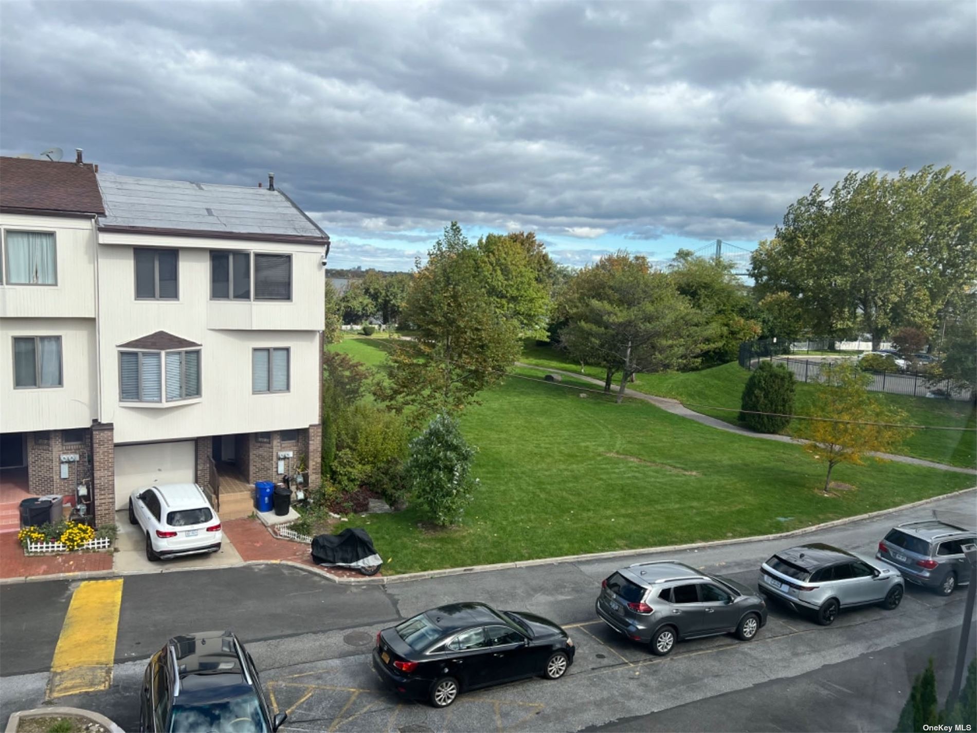 #1 photo, 120-28 Riviera, 皇后区 大学点 College Point , NY 11356