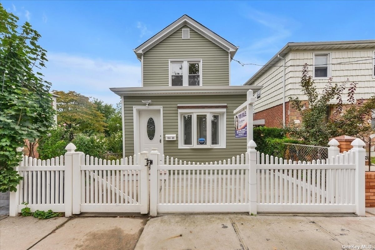 #1 photo, 104-60 219 Street, 皇后区 Queens Village , NY 11429