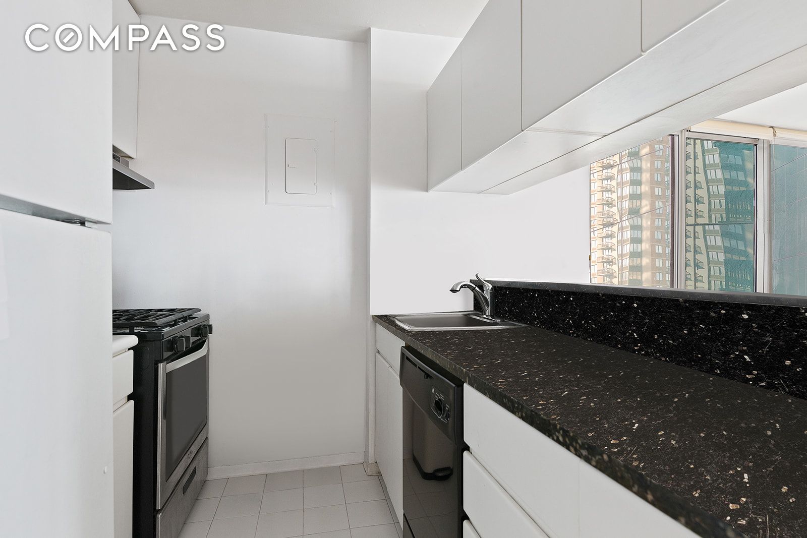 #1 photo, 235 E 40th Street, 曼哈顿 中城东美利山 Murray Hill , NY 10016