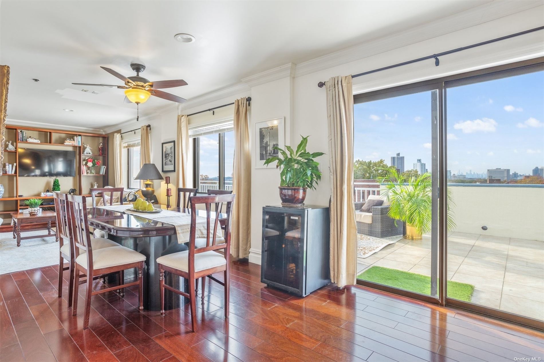 #1 photo, 141-16 84th Drive, 皇后区 Briarwood , NY 11435