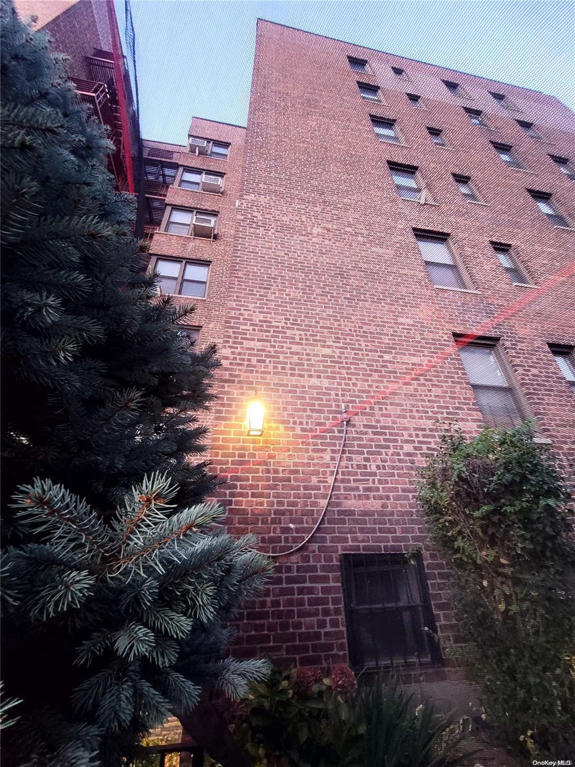 #1 photo, 8423 Manton Street, 皇后区 Briarwood , NY 11435