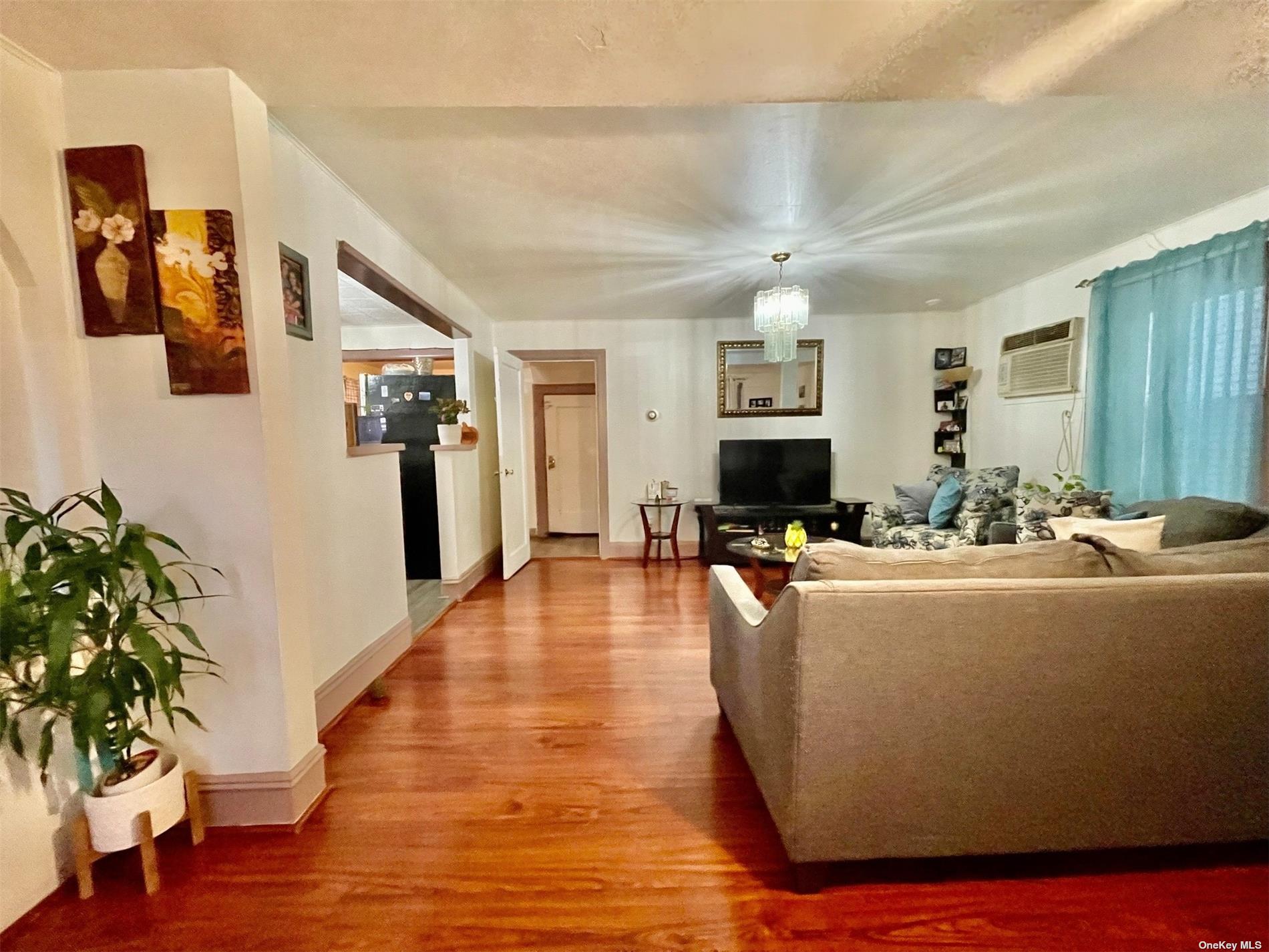 #1 photo, 889 Yale Place, 长岛 Franklin Square , NY 11010