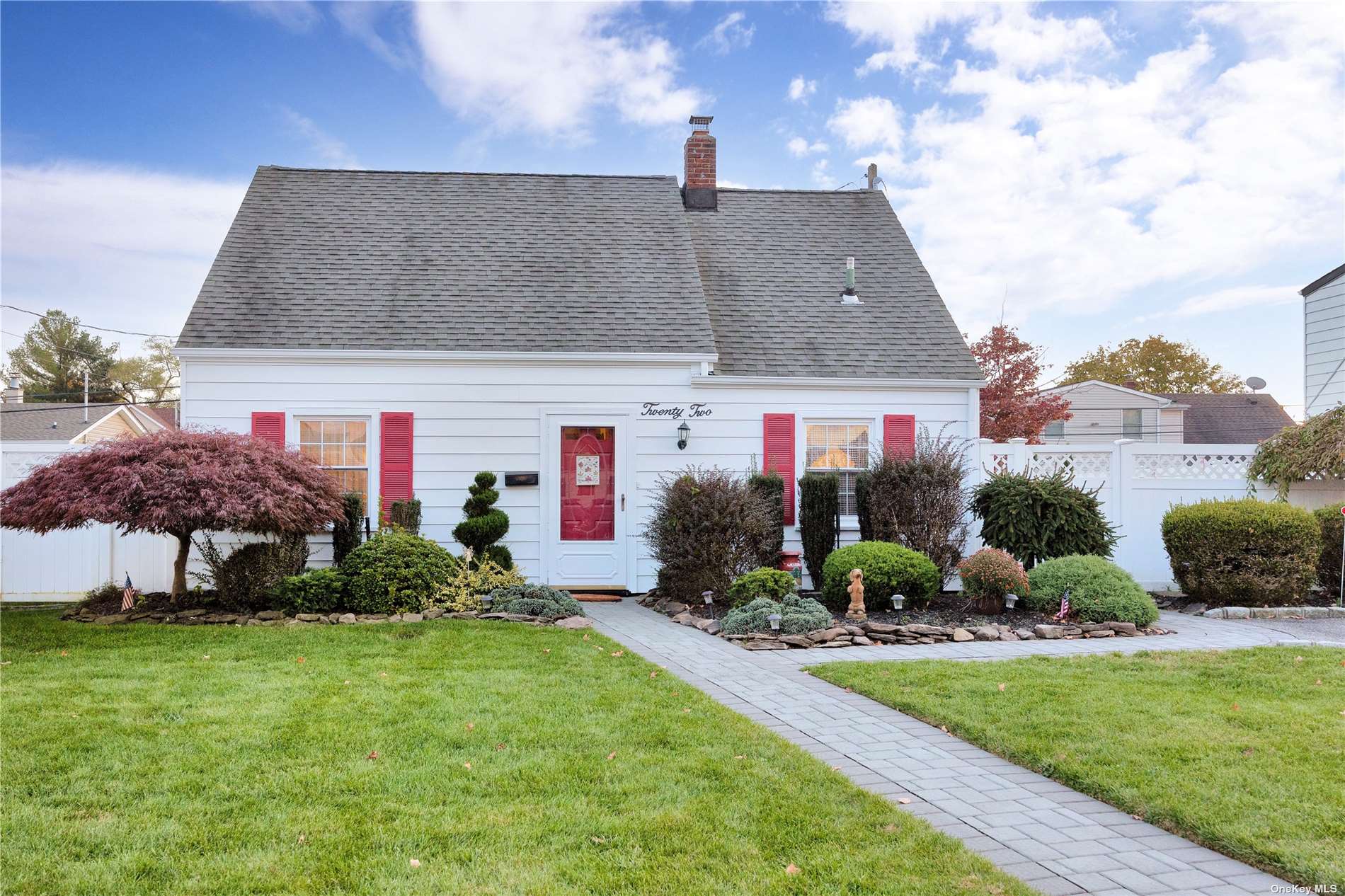 #1 photo, 22 Bluejay Lane, Levittown , NY 11756