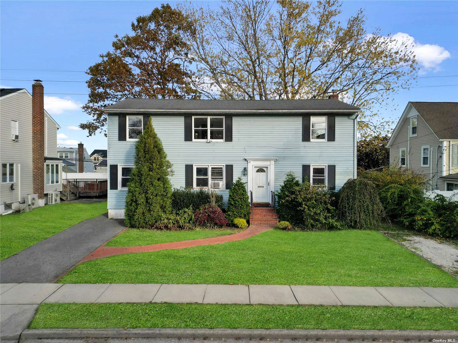 #1 photo, 97 Lee Avenue, 长岛 Hicksville , NY 11801