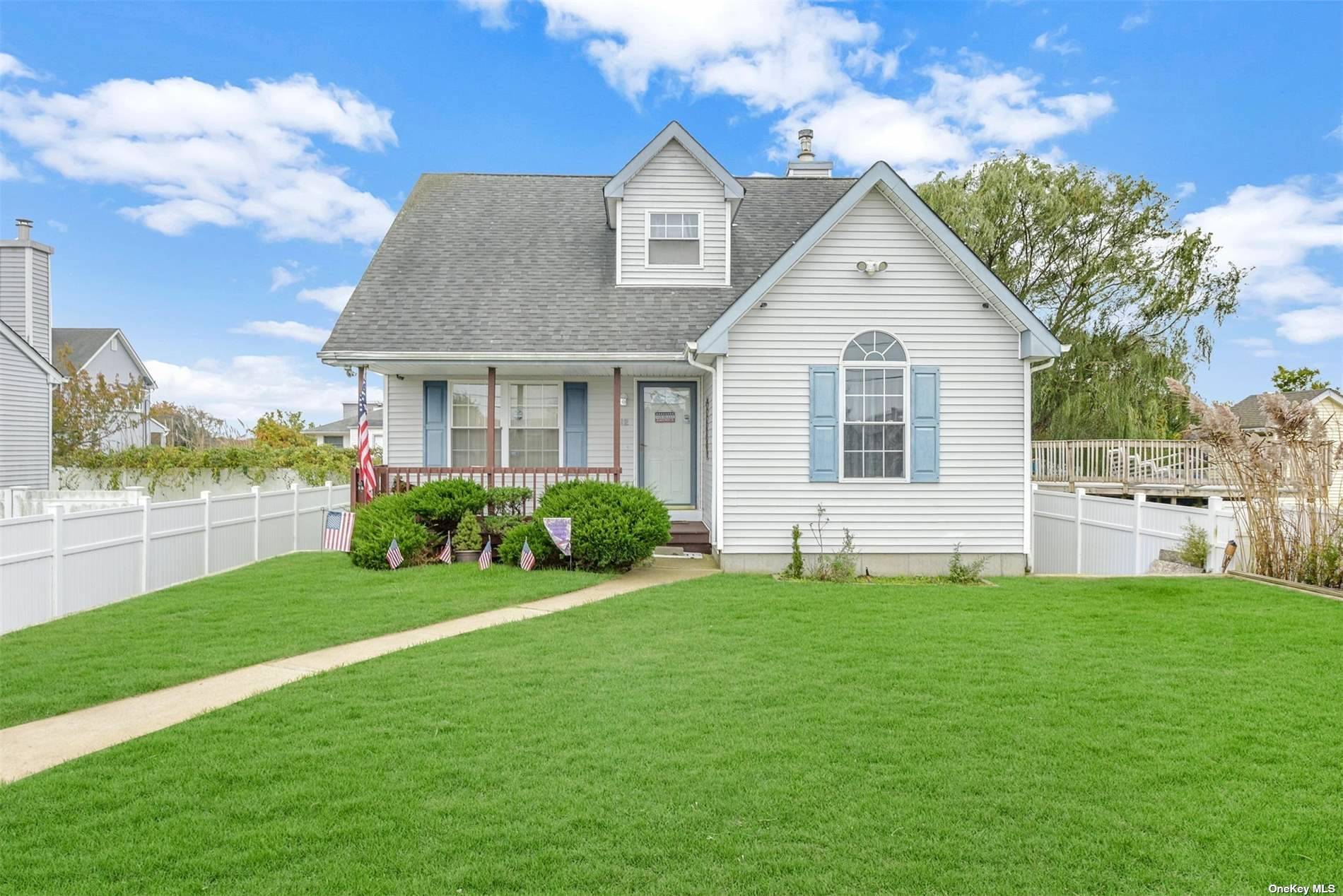 #1 photo, 12 Peters Drive, 东长岛 Shirley , NY 11967