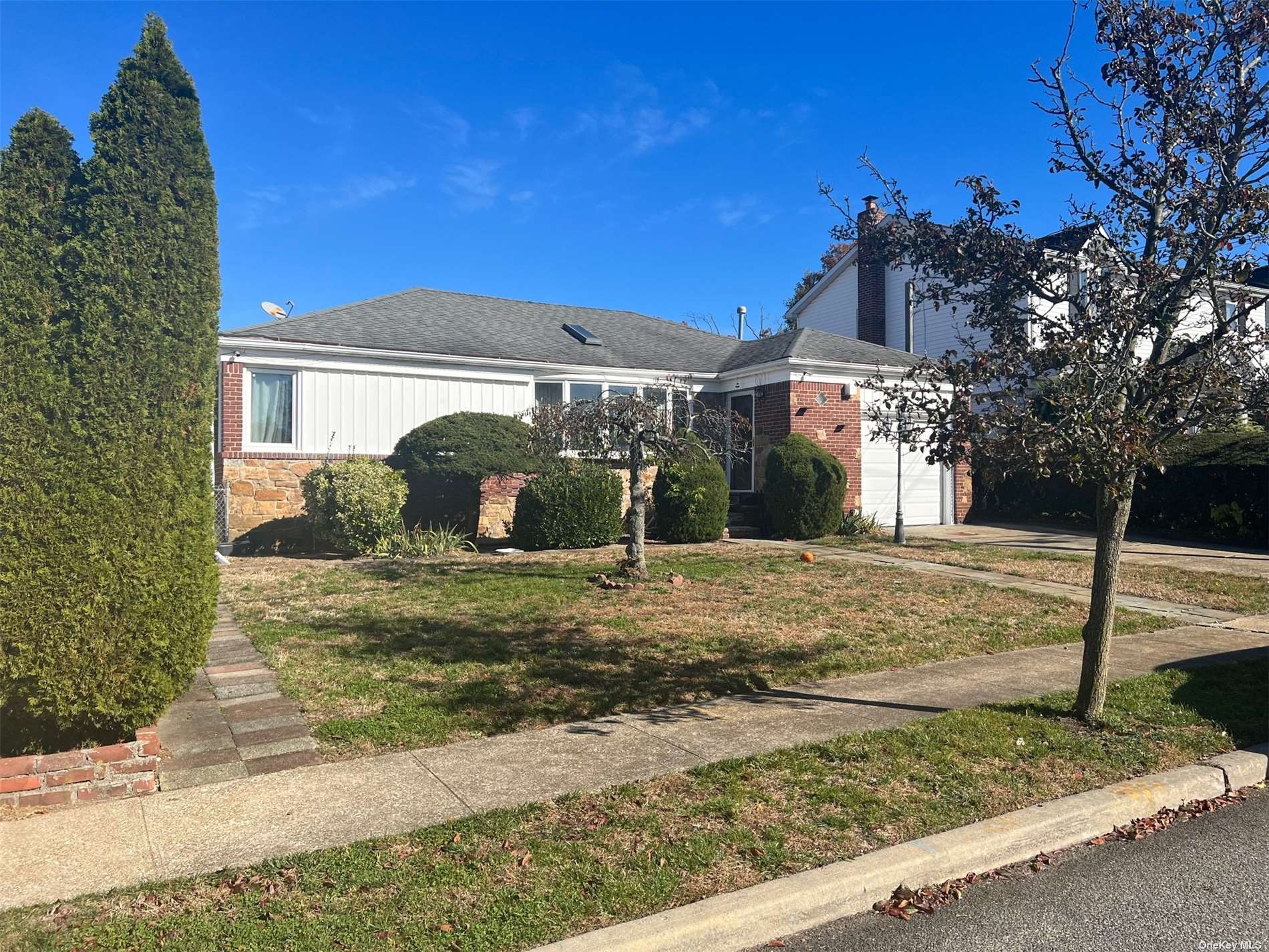 #1 photo, 1346 Decker Street, 长岛 Valley Stream , NY 11580