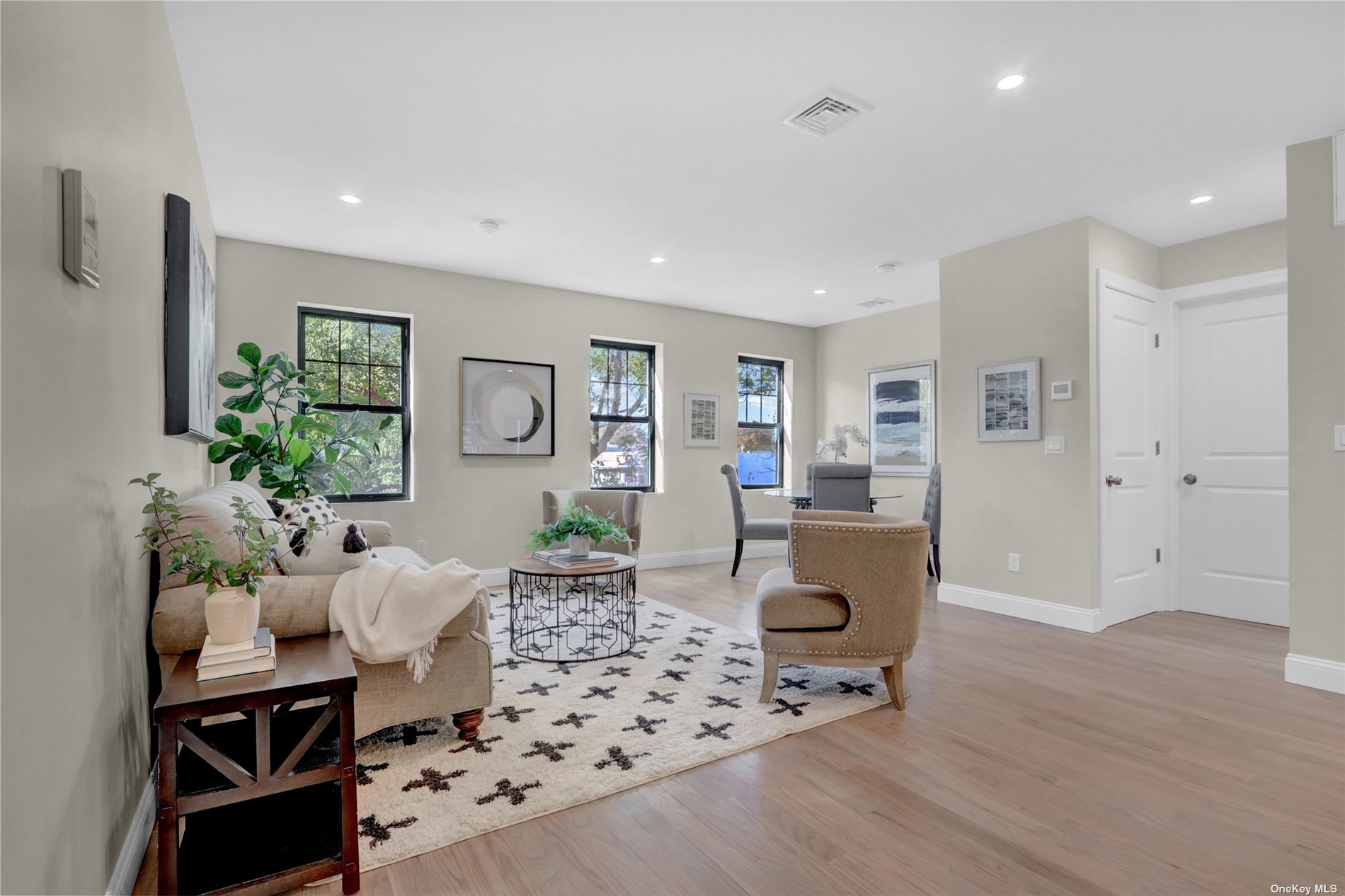 #1 photo, 608 Jericho, 长岛 New Hyde Park , NY 11040